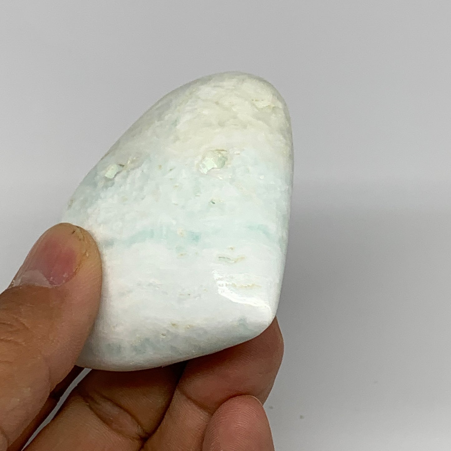 117.5g, 2.2"x2.6"x1" Caribbean Calcite Heart Gemstones @Afghanistan,B26231