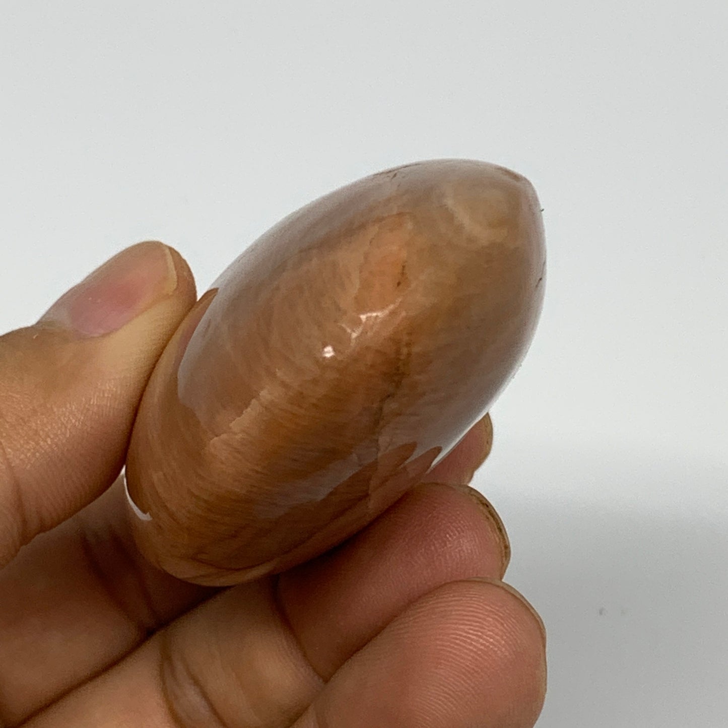 104.8g,2.7"x1.9"x1", Peach Moonstone Palm-Stone Polished Reiki Crystal, B15516