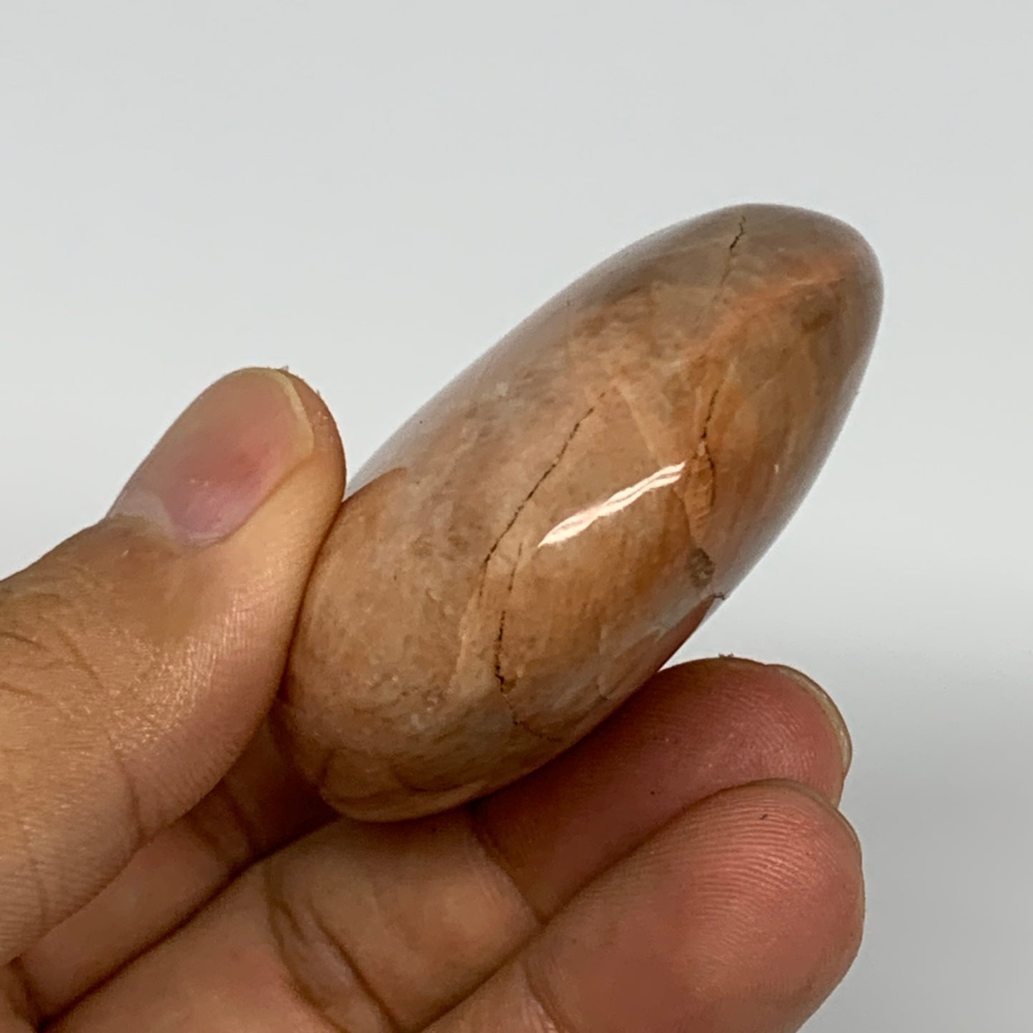 108.4g,2.5"x2"x0.9", Peach Moonstone Palm-Stone Polished Reiki Crystal, B15530