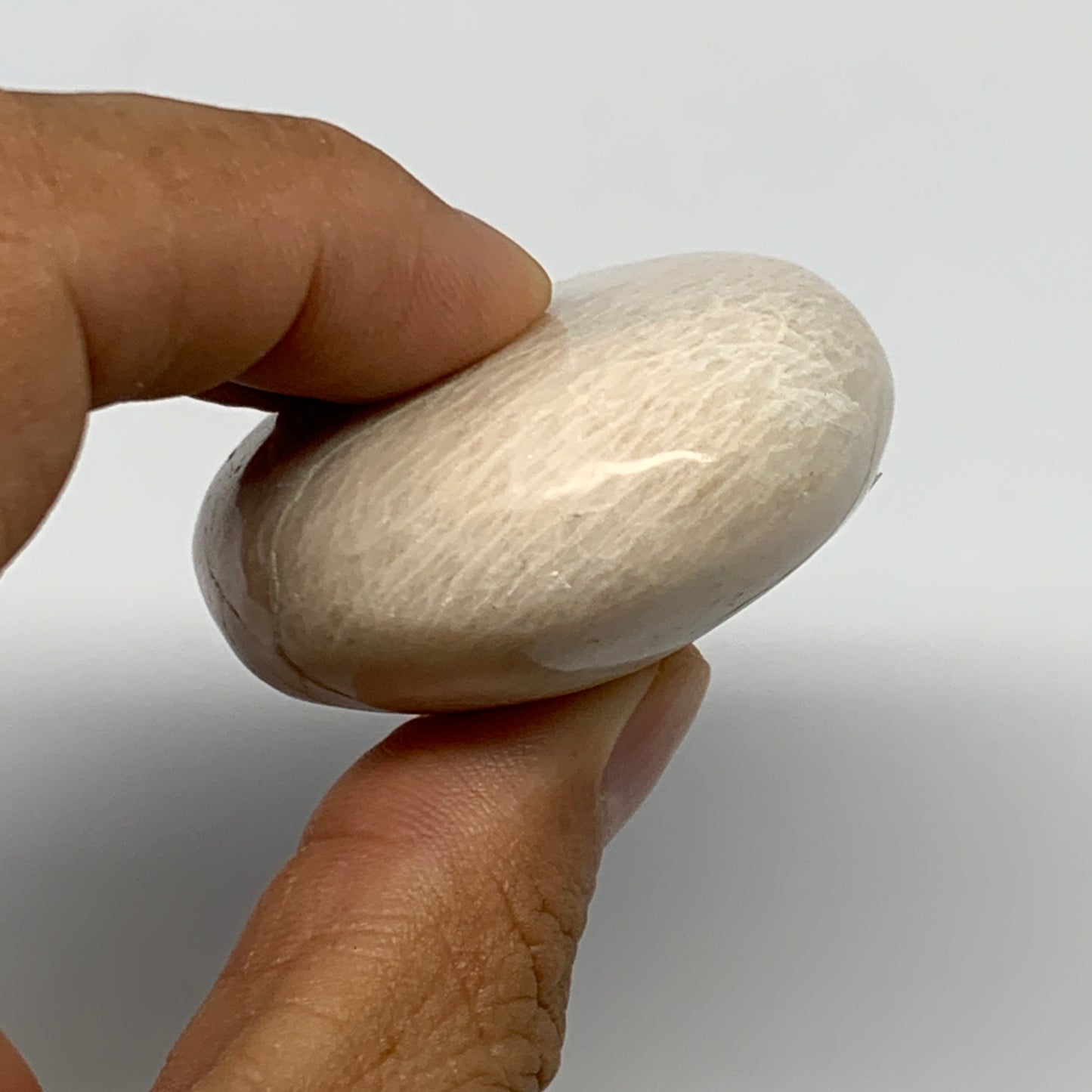 90.5g,2.4"x1.7"x0.9" White Moonstone Crystal Palm-Stone Polished Reiki, B21965