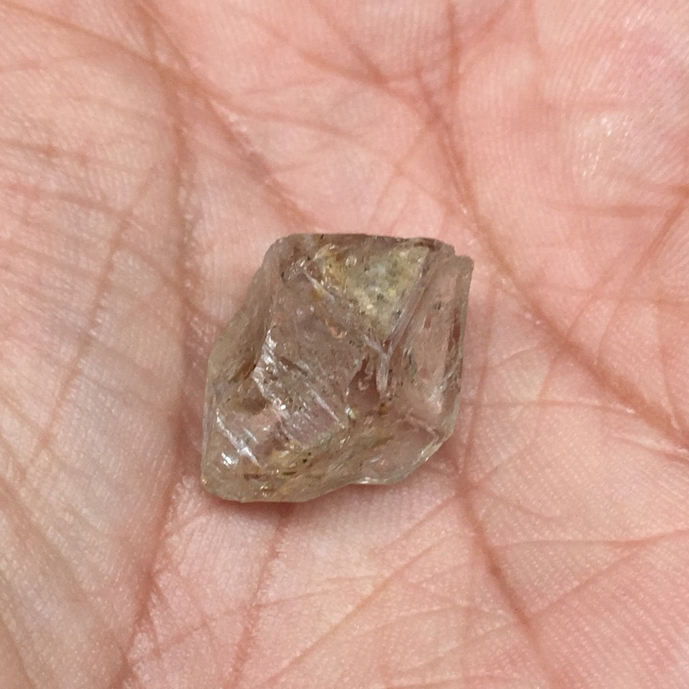 16ct, 20mmx15mmx12mm Fluorescent Petroleum Diamond Quartz,DQ62