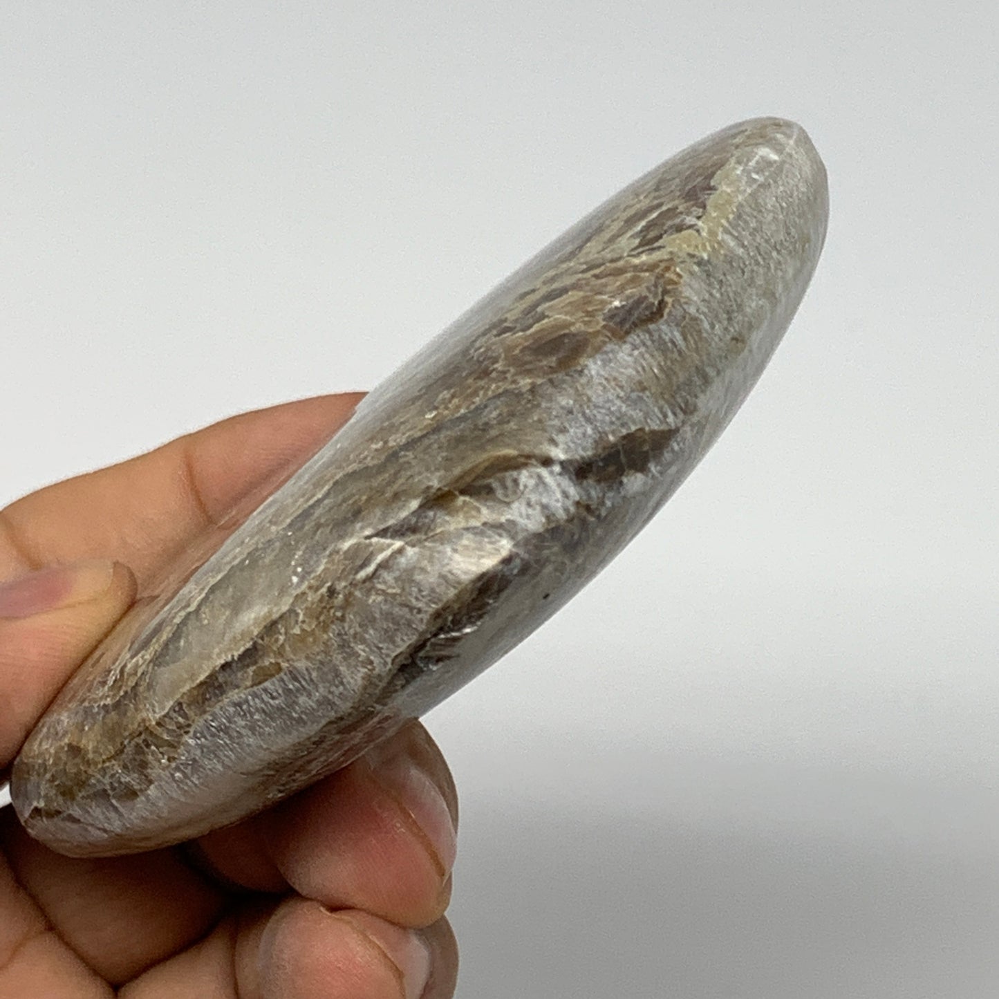 162.3g,3.1"x3.4"x0.8" Natural Chocolate Gray Onyx Heart Polished @Morocco,B18772