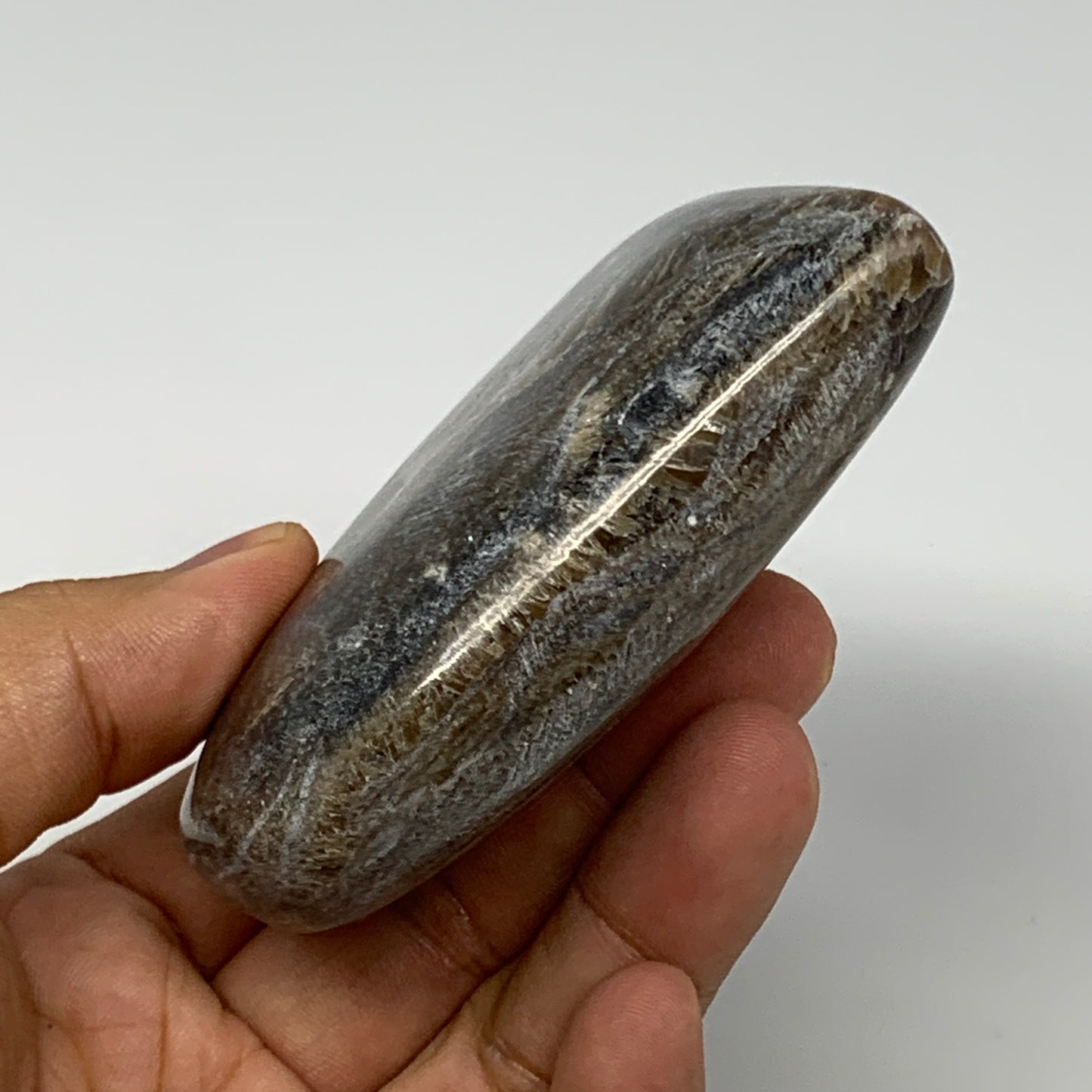 212.4g,3.2"x3.5"x1" Natural Chocolate Gray Onyx Heart Polished @Morocco,B18790