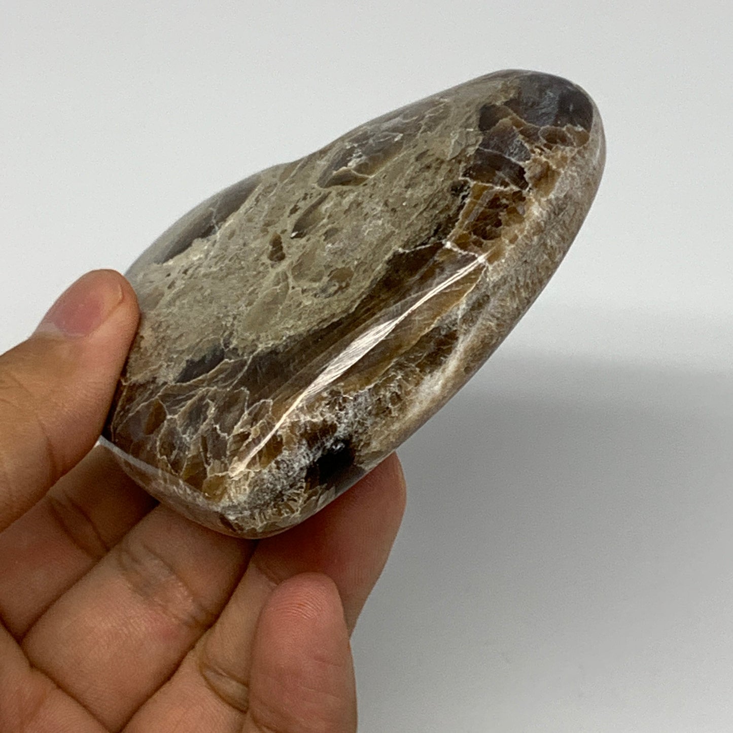 167.8g,2.9"x3.3"x0.8" Natural Chocolate Gray Onyx Heart Polished @Morocco,B18795