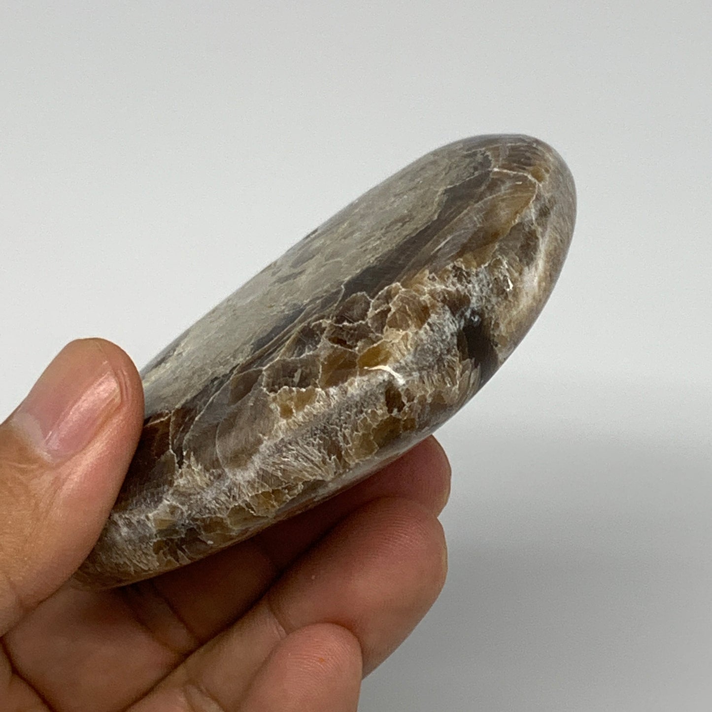 167.8g,2.9"x3.3"x0.8" Natural Chocolate Gray Onyx Heart Polished @Morocco,B18795