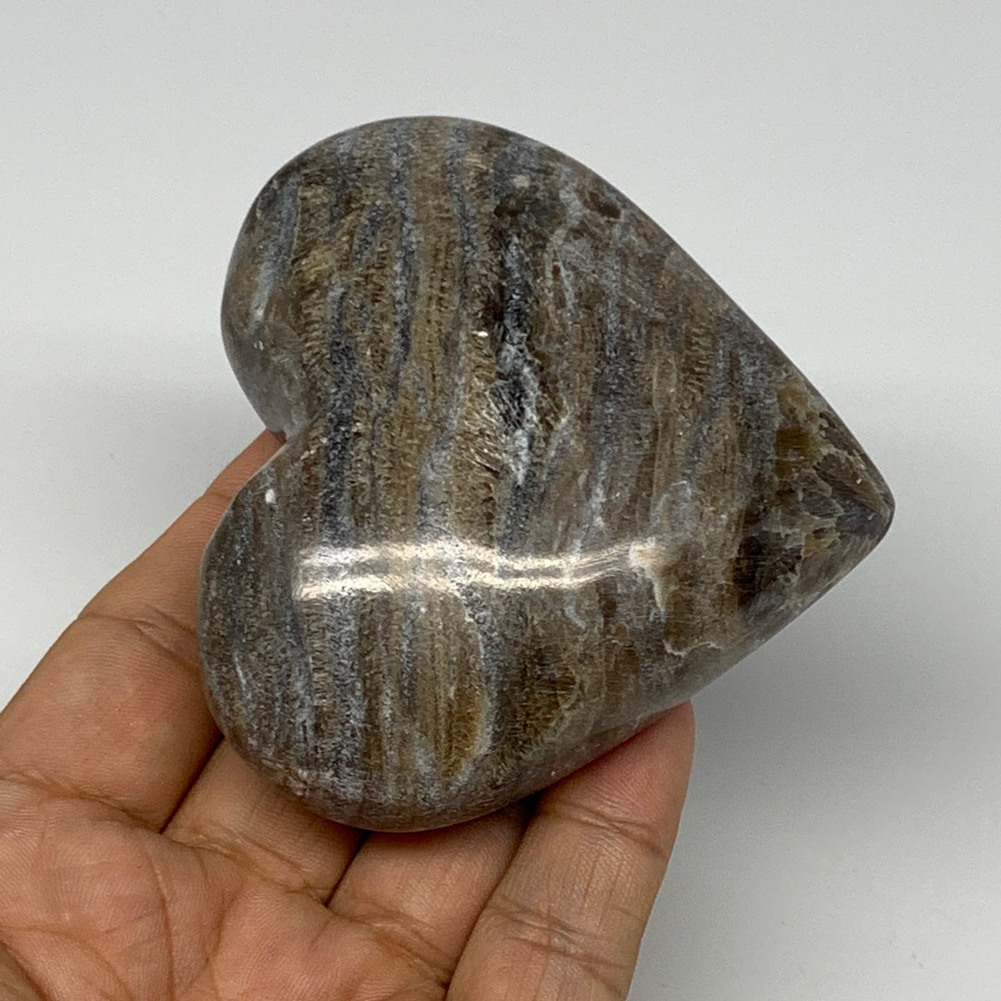 205.4g,2.9"x3.1"x1.3" Natural Chocolate Gray Onyx Heart Polished @Morocco,B18797