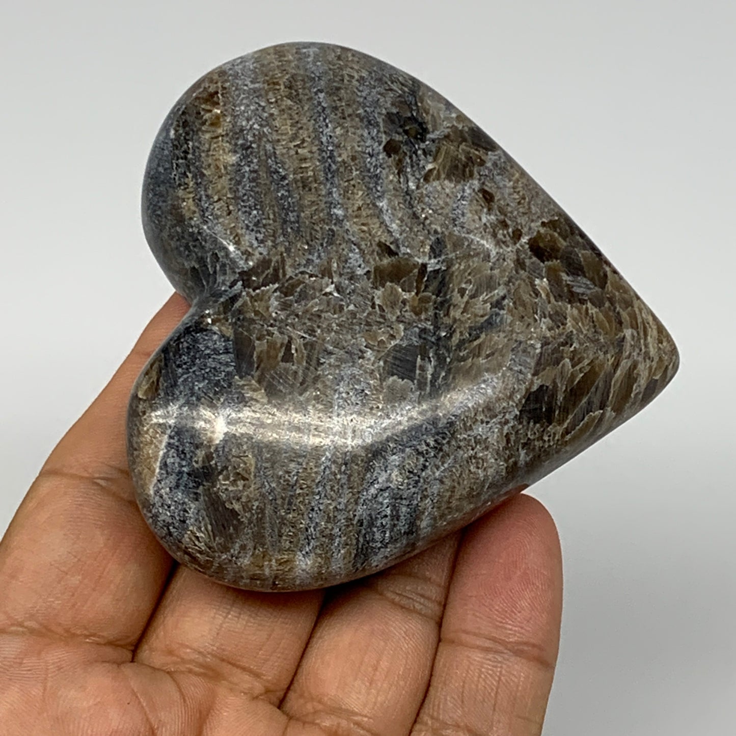 140g,2.7"x2.9"x0.9" Natural Chocolate Gray Onyx Heart Polished @Morocco,B18803