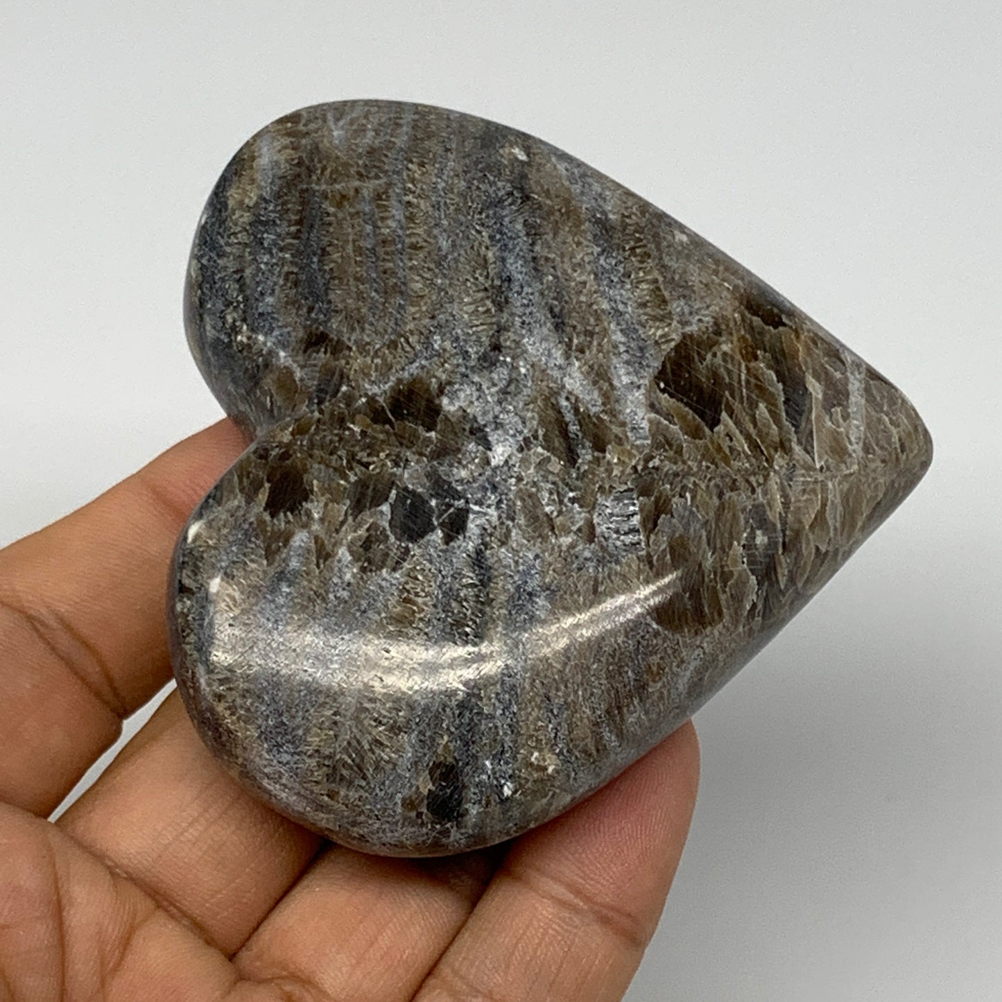 140g,2.7"x2.9"x0.9" Natural Chocolate Gray Onyx Heart Polished @Morocco,B18803