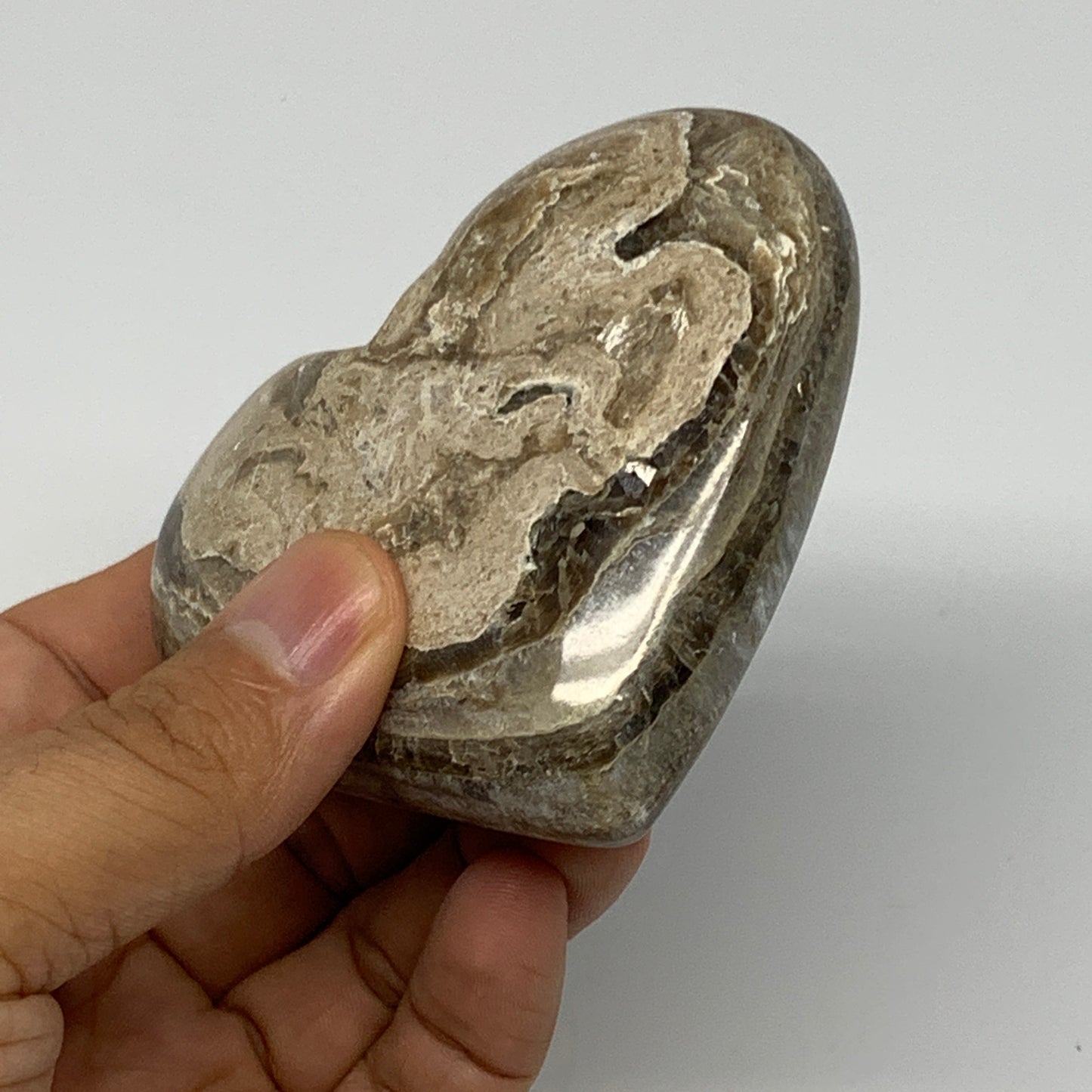 183.8g,2.7"x3.3"x1" Natural Chocolate Gray Onyx Heart Polished @Morocco,B18806