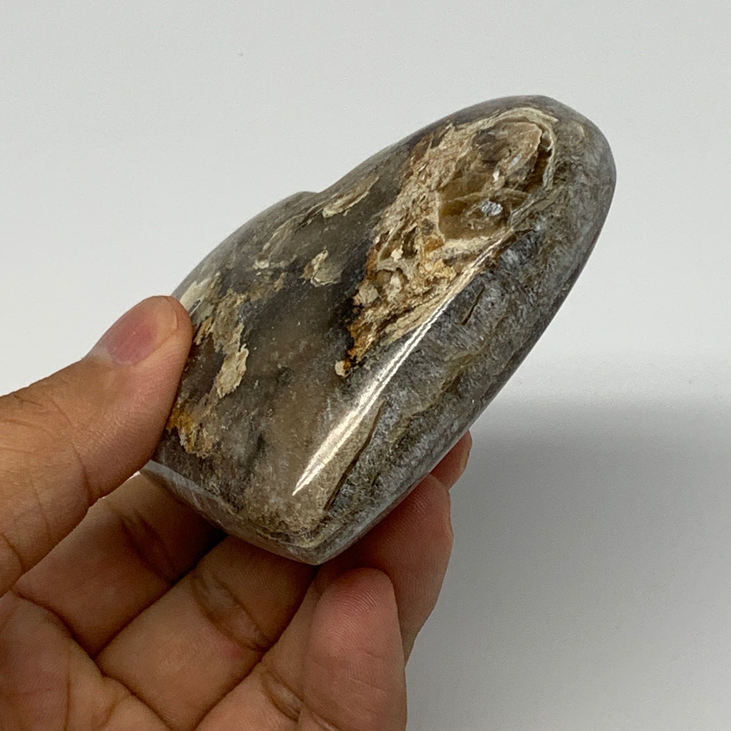 183.8g,2.7"x3.3"x1" Natural Chocolate Gray Onyx Heart Polished @Morocco,B18806