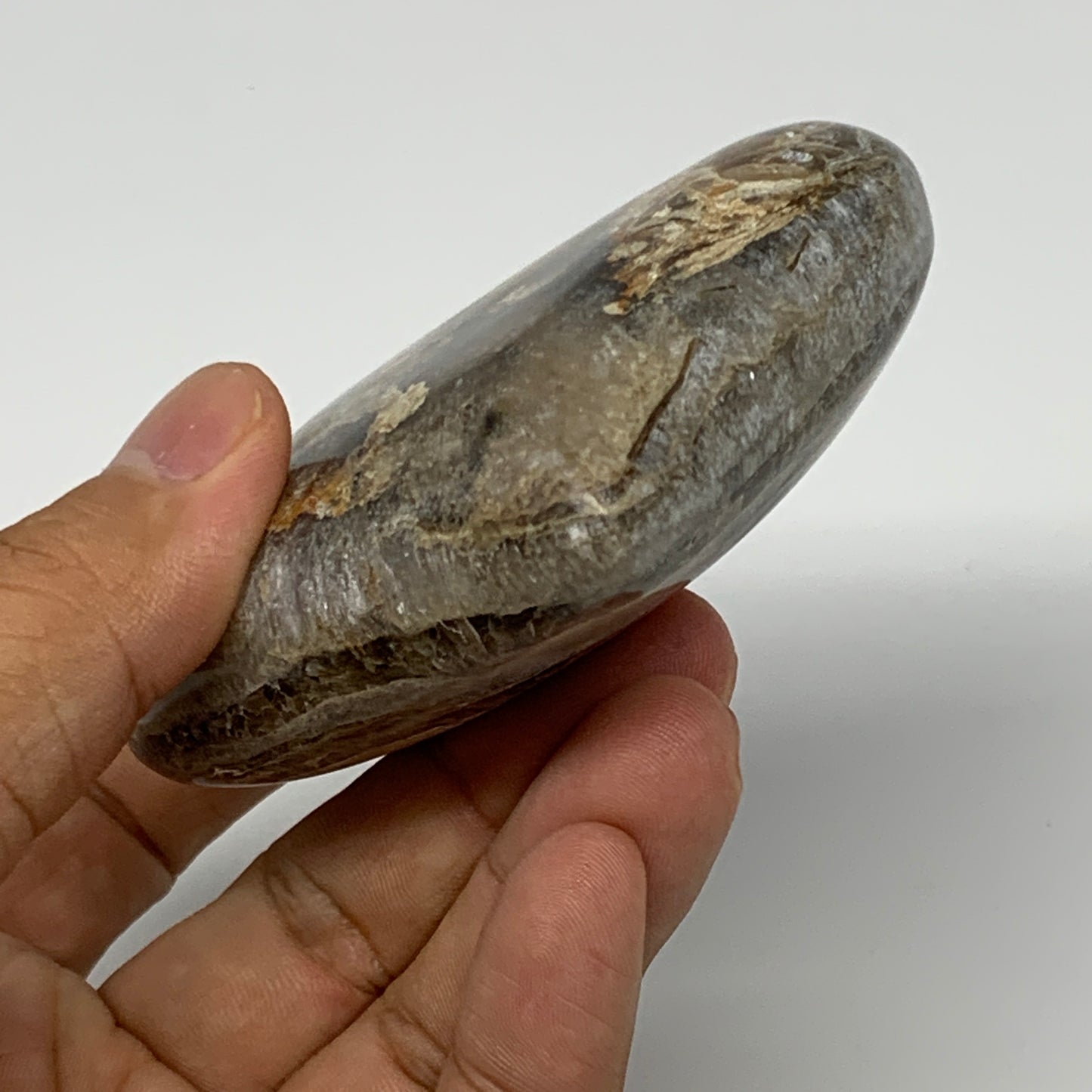 183.8g,2.7"x3.3"x1" Natural Chocolate Gray Onyx Heart Polished @Morocco,B18806