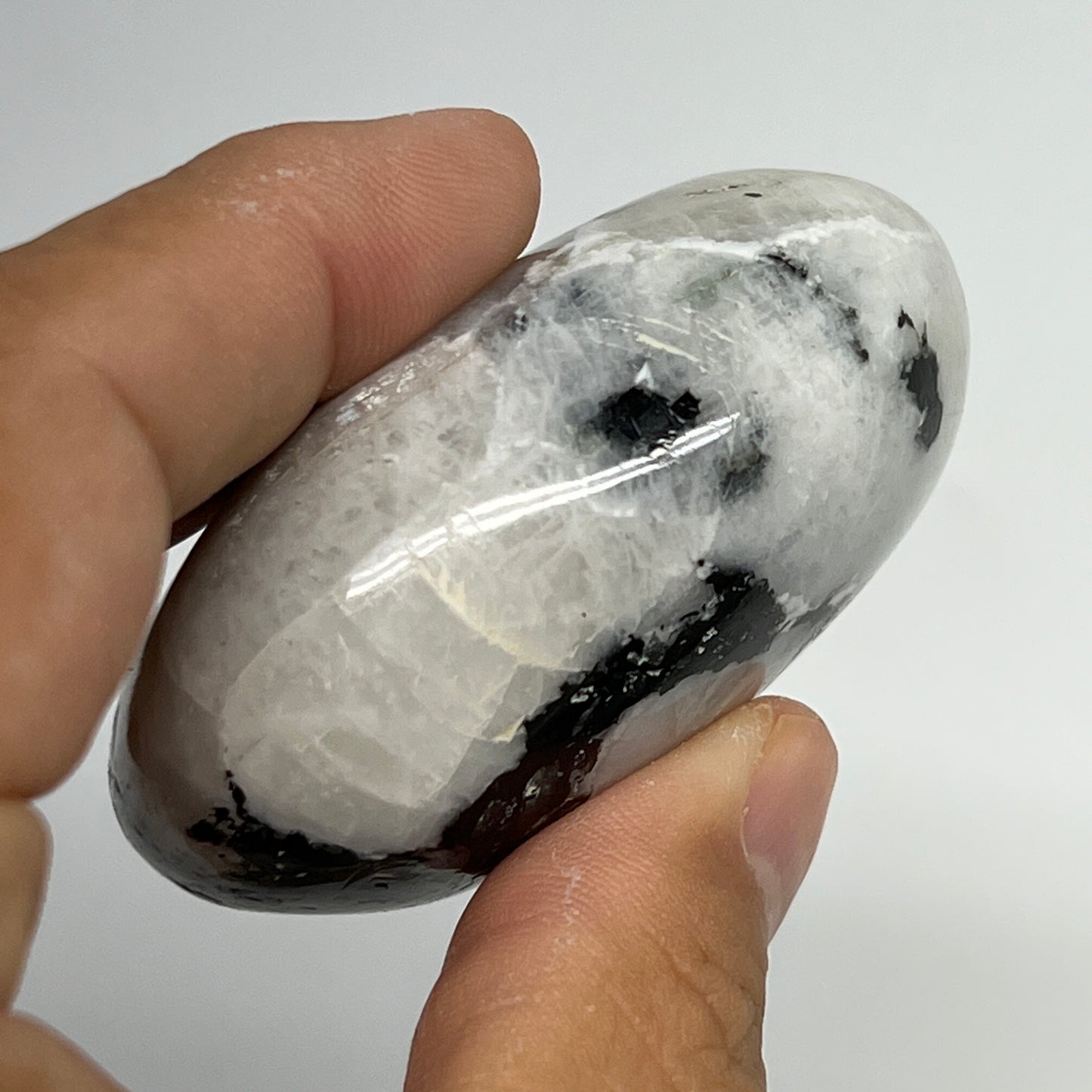 115.5g,2.4"x1.7"x1.2", Rainbow Moonstone Palm-Stone Polished from India, B21242