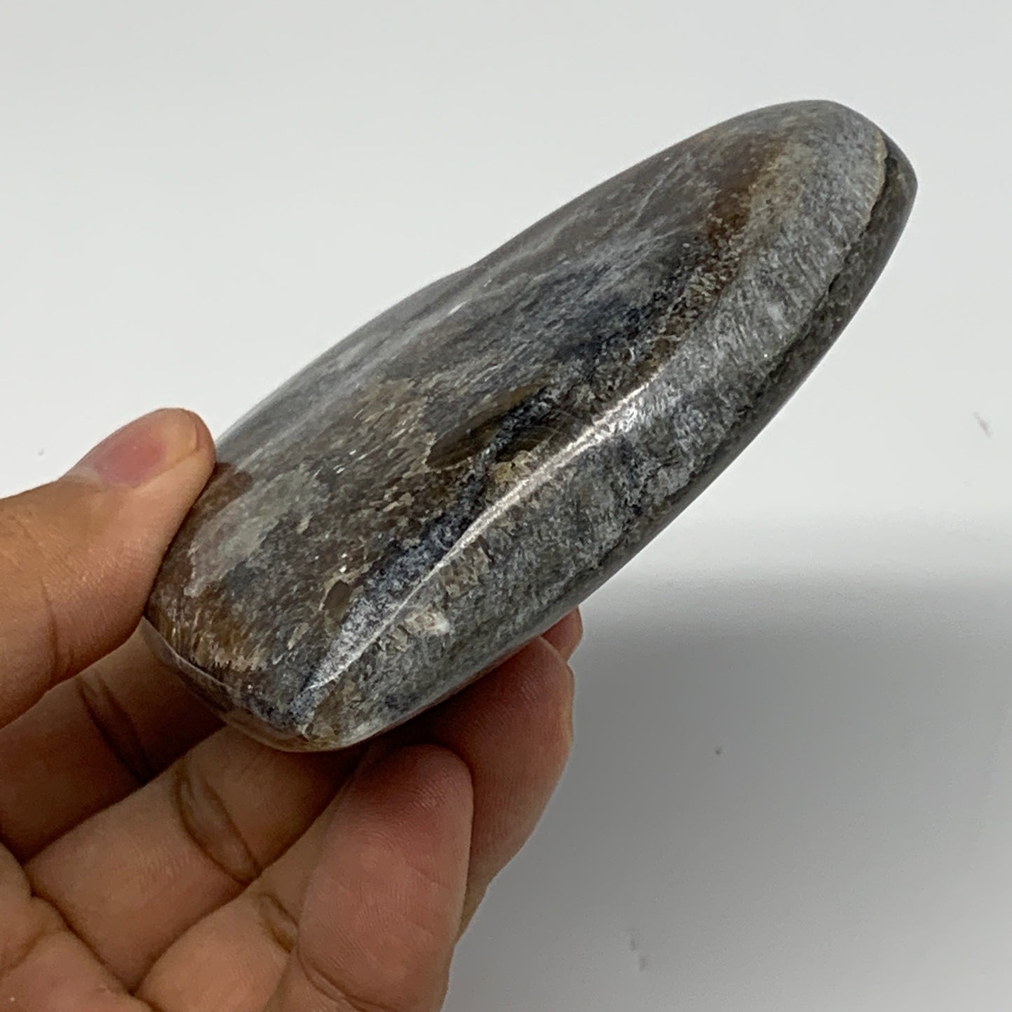 169.3g,3"x3.4"x0.8" Natural Chocolate Gray Onyx Heart Polished @Morocco,B18812