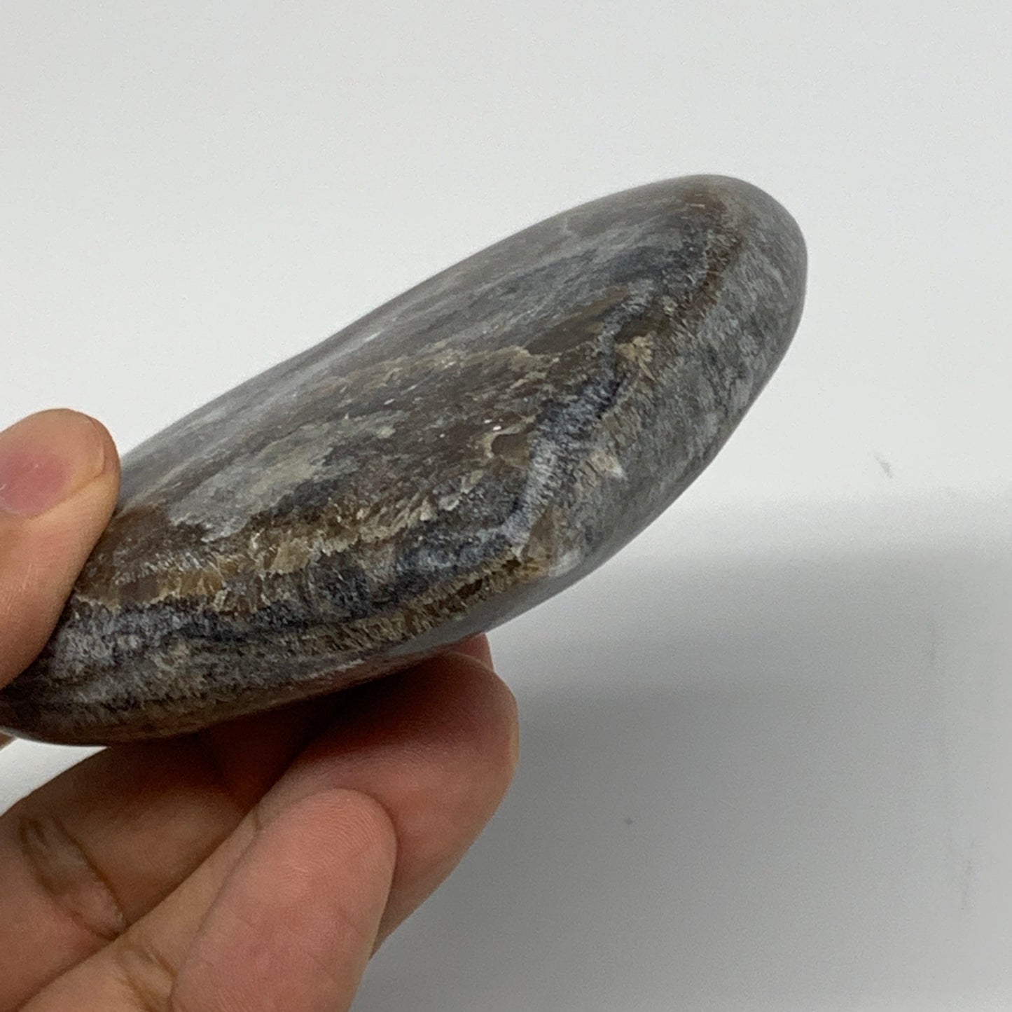 169.3g,3"x3.4"x0.8" Natural Chocolate Gray Onyx Heart Polished @Morocco,B18812