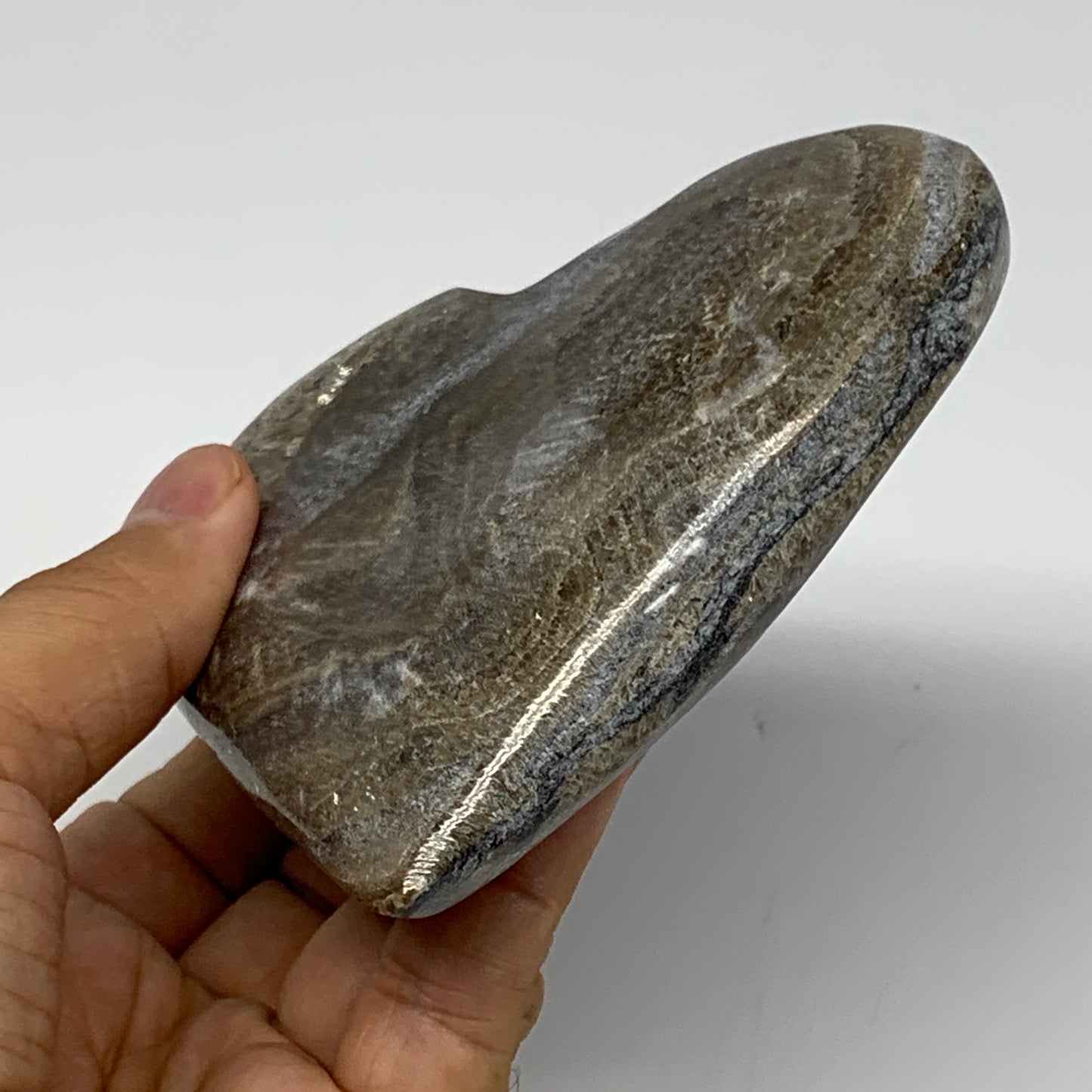 277.6g,3.7"x4.1"x0.9" Natural Chocolate Gray Onyx Heart Polished @Morocco,B18814