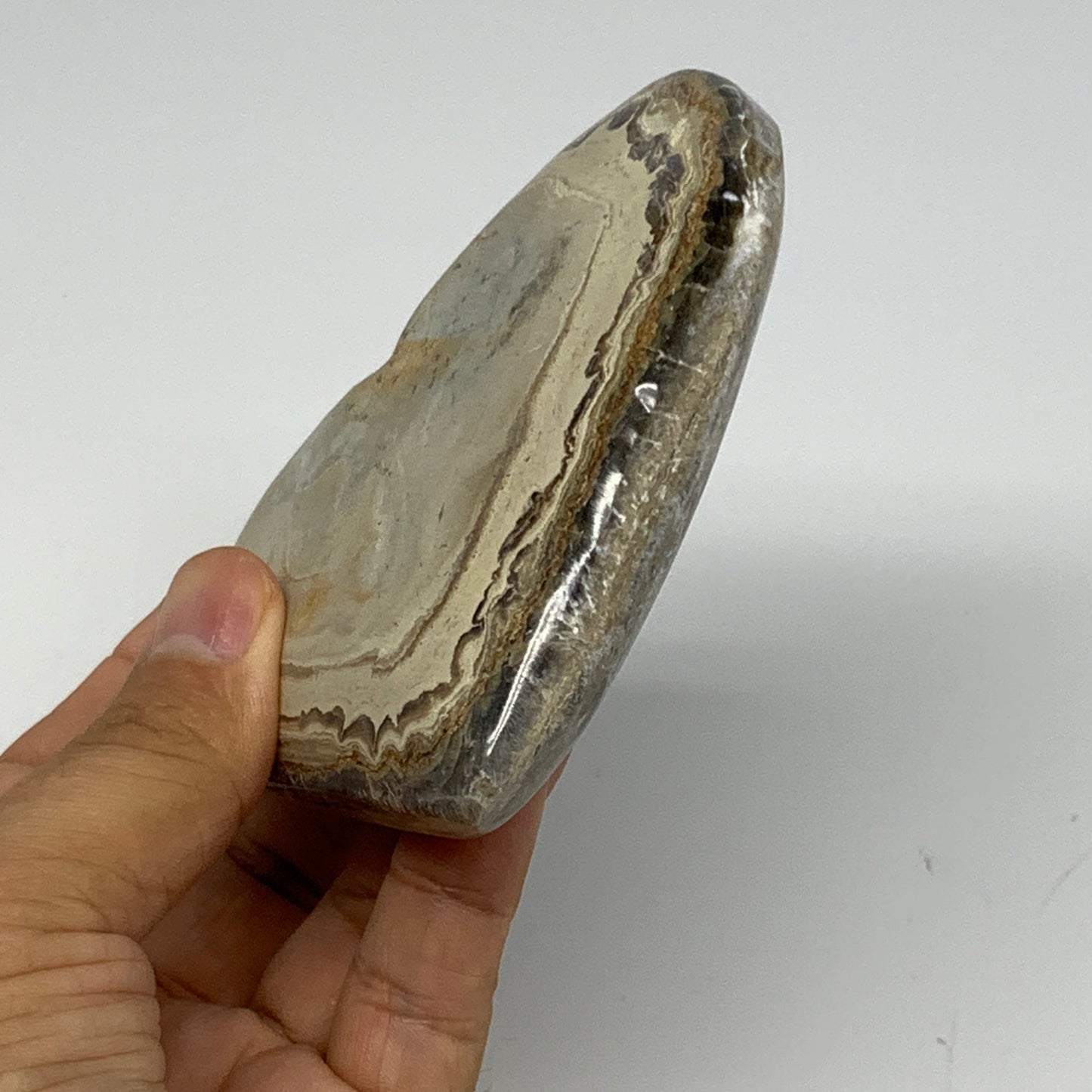 243.3g,3.5"x3.9"x0.9" Natural Chocolate Gray Onyx Heart Polished @Morocco,B18816