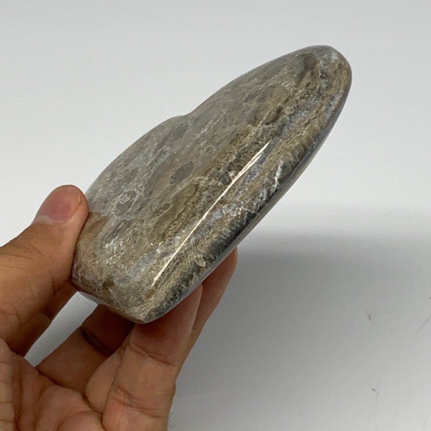 243.3g,3.5"x3.9"x0.9" Natural Chocolate Gray Onyx Heart Polished @Morocco,B18816