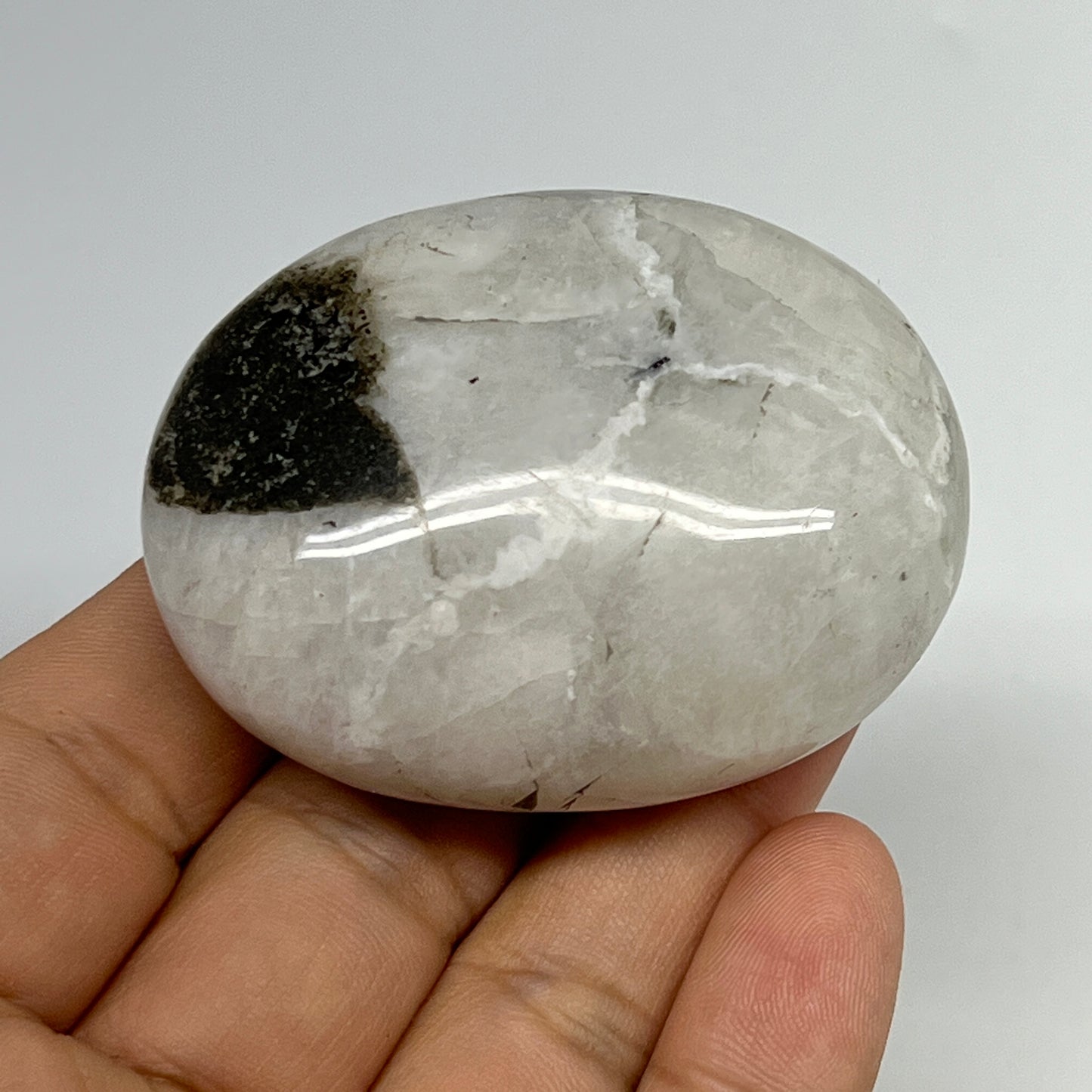 90.6g,2.2"x1.7"x1", Rainbow Moonstone Palm-Stone Polished from India, B21254