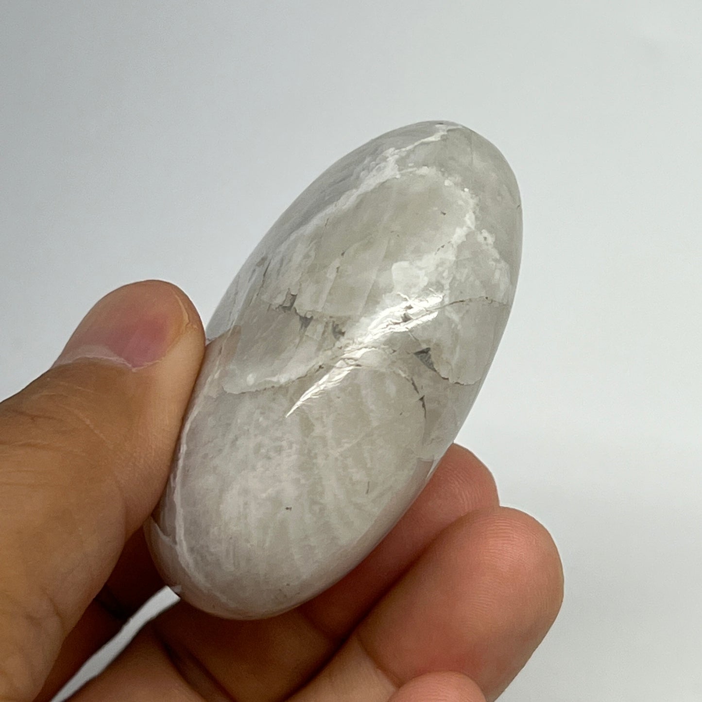 90.6g,2.2"x1.7"x1", Rainbow Moonstone Palm-Stone Polished from India, B21254