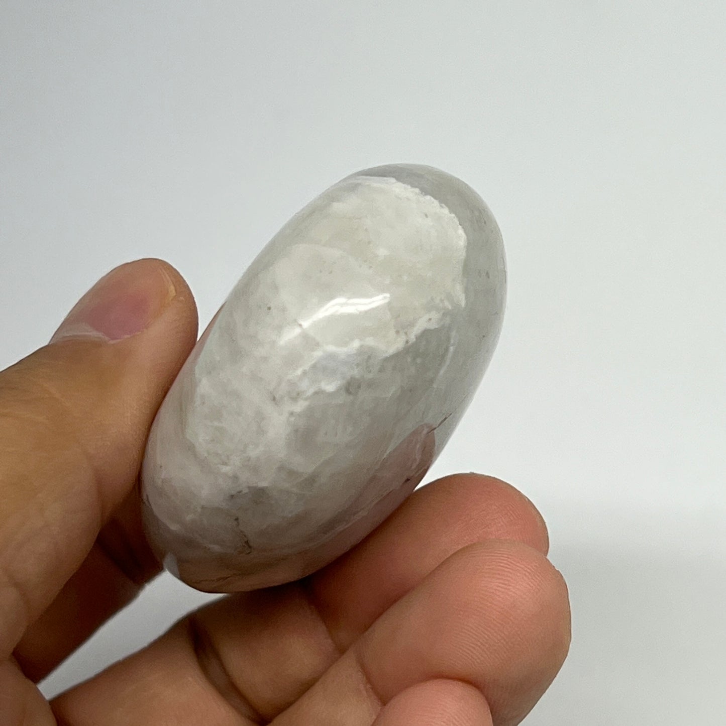 90.6g,2.2"x1.7"x1", Rainbow Moonstone Palm-Stone Polished from India, B21254