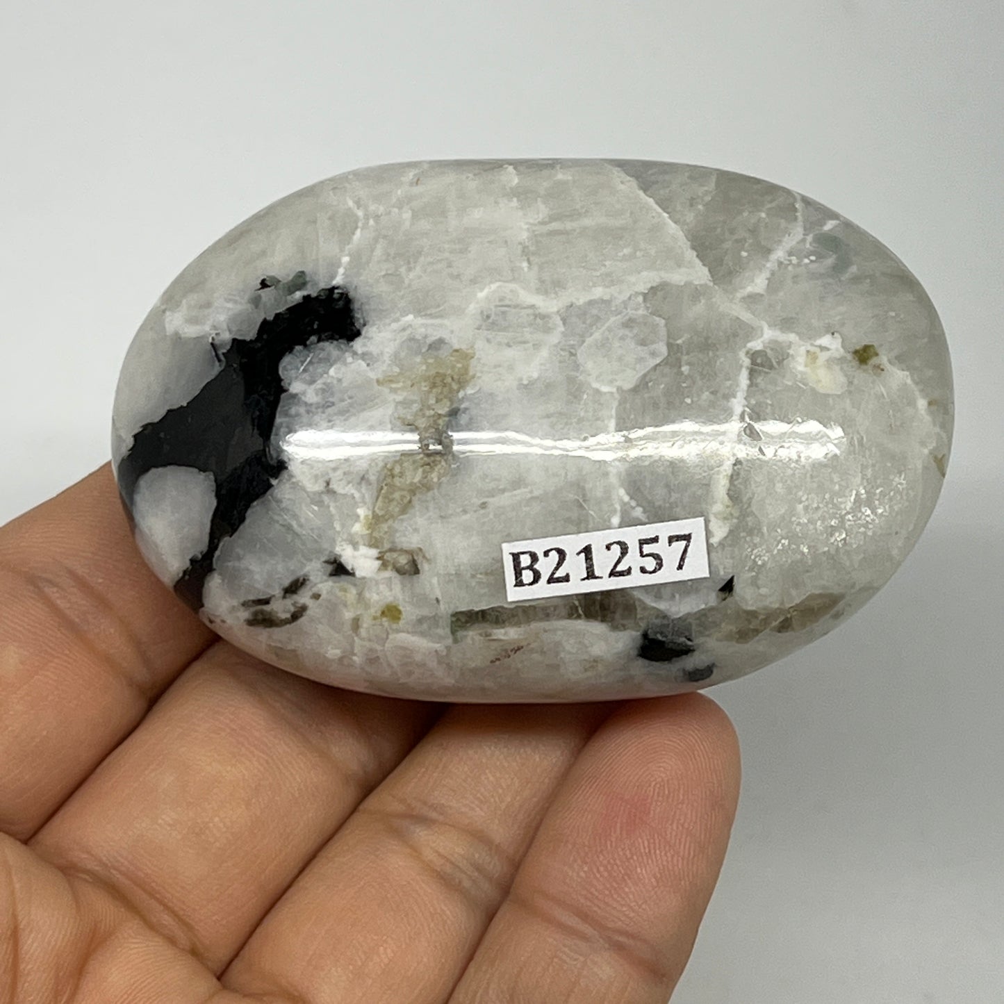 122.5g,2.6"x1.8"x1.1", Rainbow Moonstone Palm-Stone Polished from India, B21257