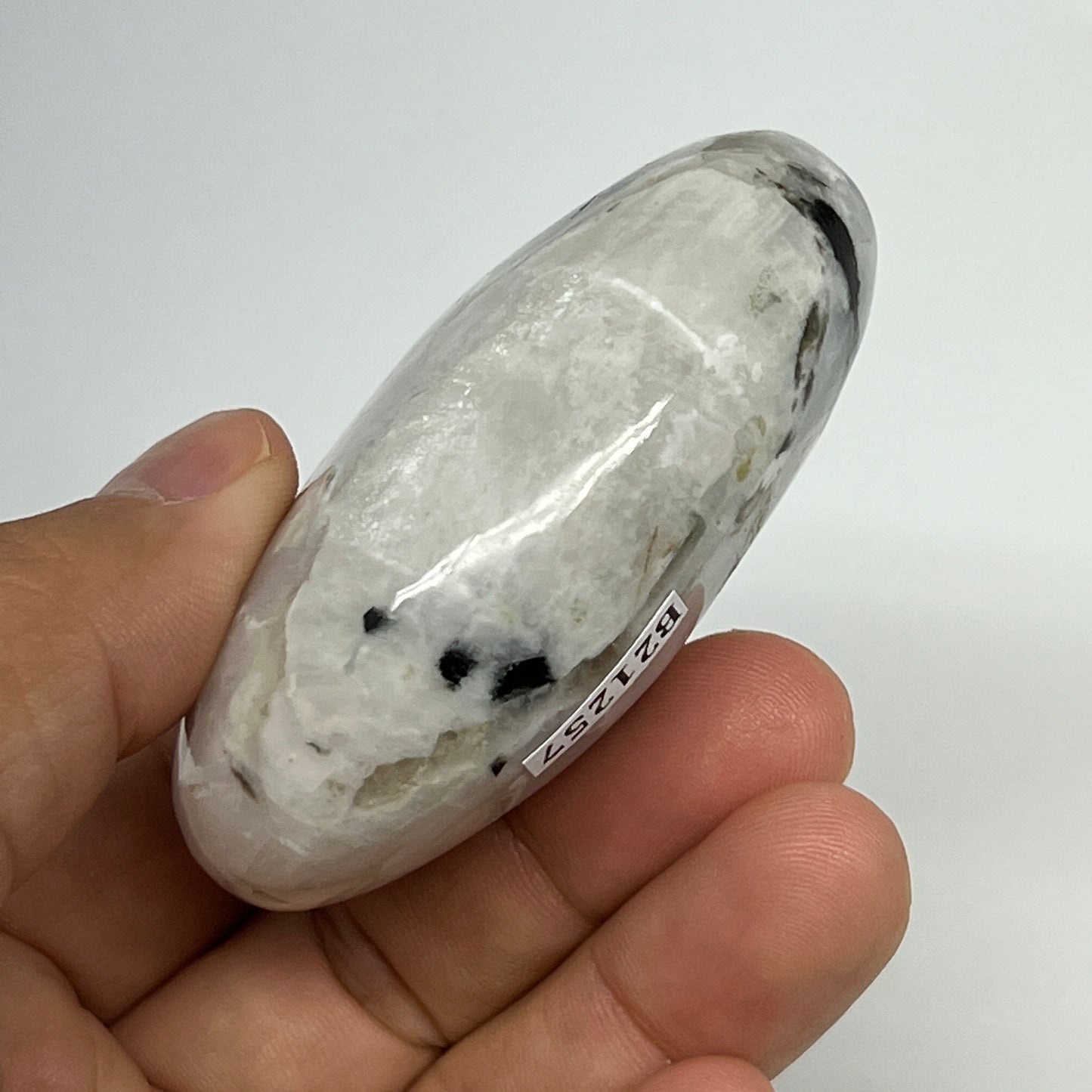 122.5g,2.6"x1.8"x1.1", Rainbow Moonstone Palm-Stone Polished from India, B21257