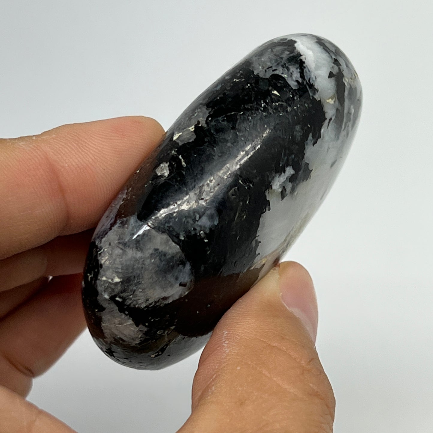 108.1g,2.4"x1.7"x1", Rainbow Moonstone Palm-Stone Polished from India, B21269