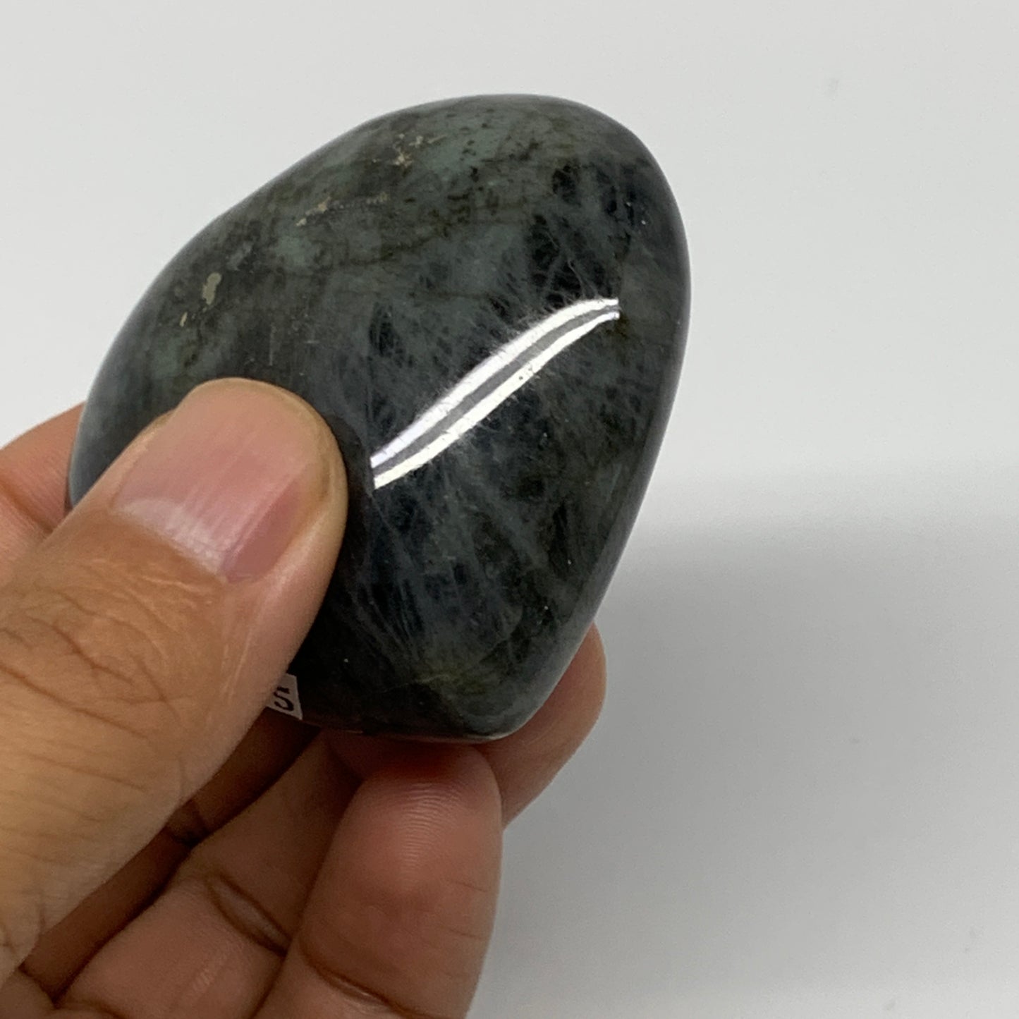 104.3g,2.1"x2.3"x1" Natural Labradorite Heart Small Polished Crystal, B22105