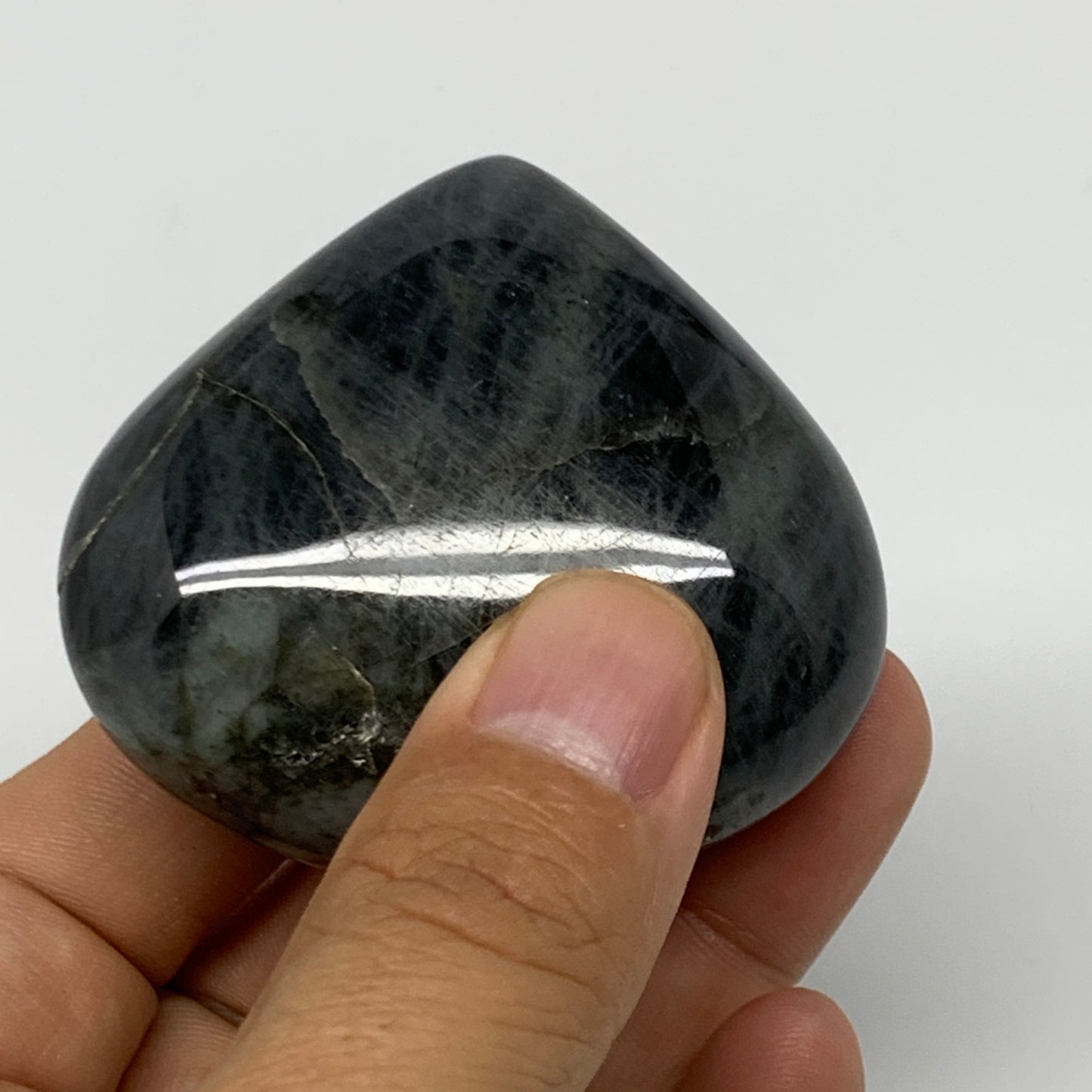 104.3g,2.1"x2.3"x1" Natural Labradorite Heart Small Polished Crystal, B22105