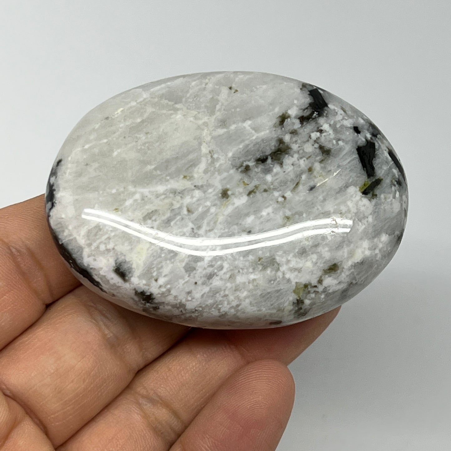 94.5g,2.4"x1.8"x0.8", Rainbow Moonstone Palm-Stone Polished from India, B21274