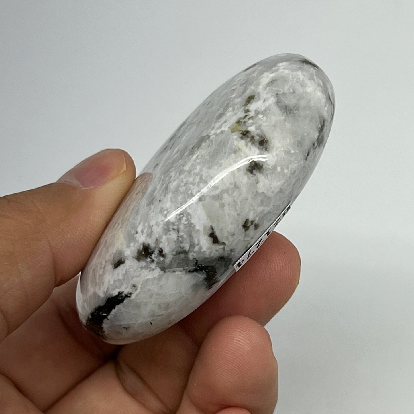 94.5g,2.4"x1.8"x0.8", Rainbow Moonstone Palm-Stone Polished from India, B21274