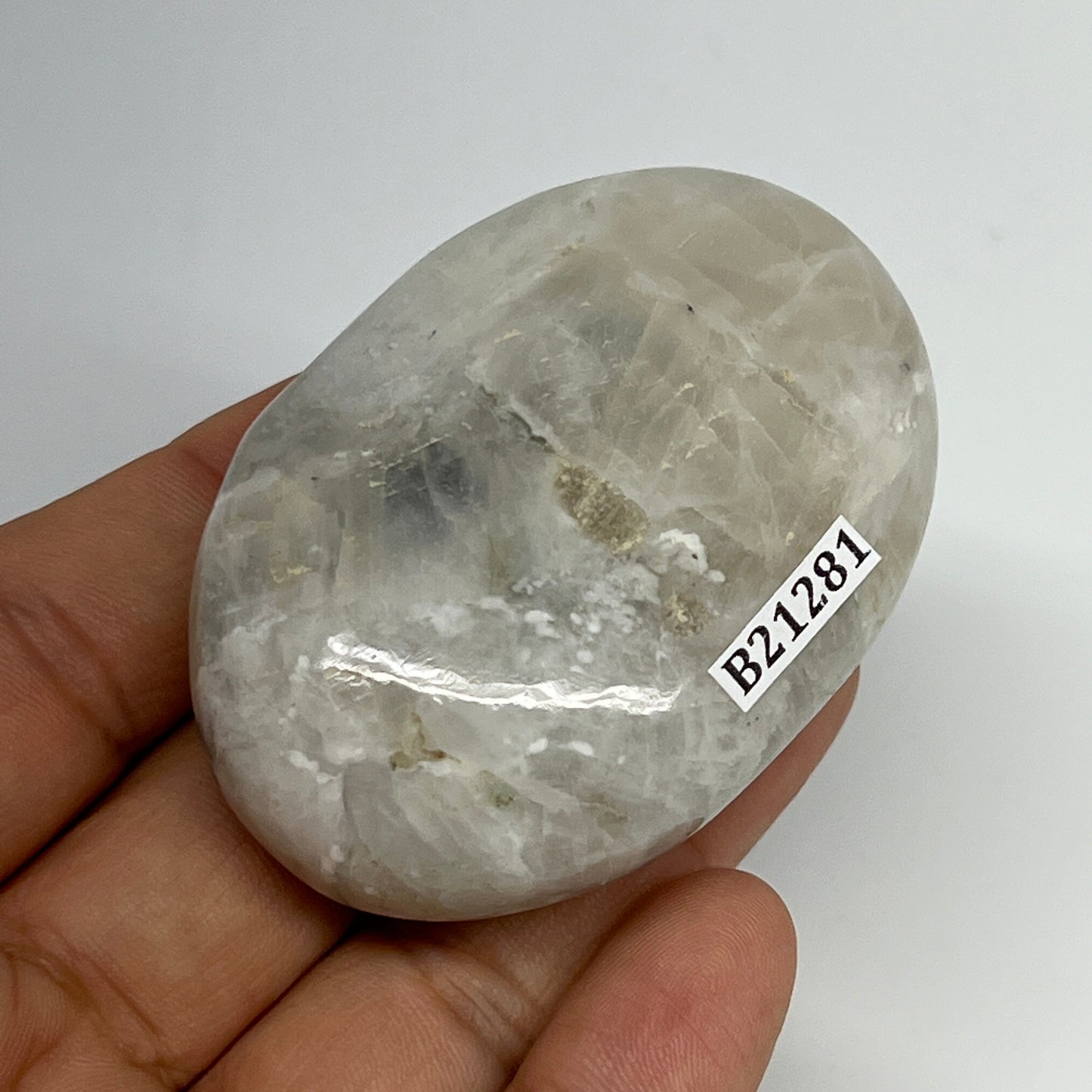 92.2g,2.4"x1.6"x0.9", Rainbow Moonstone Palm-Stone Polished from India, B21281
