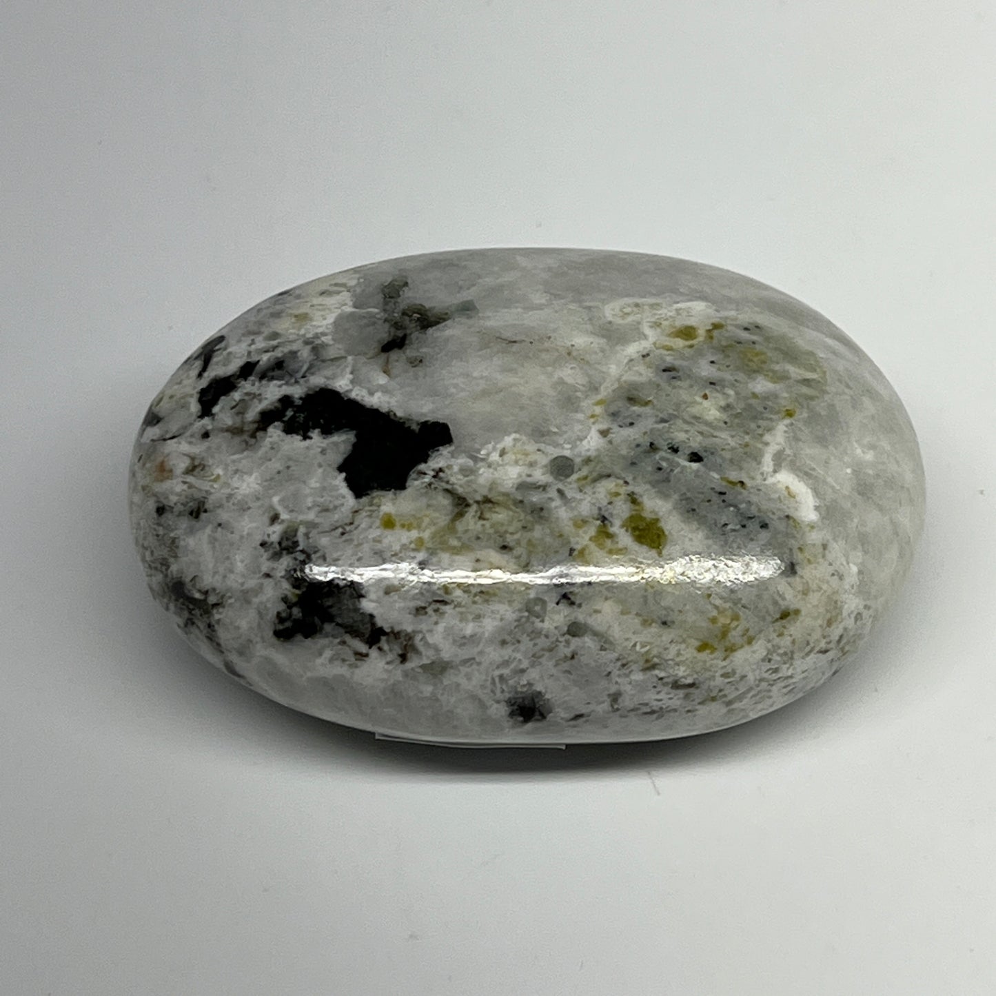 111.3g,2.5"x1.8"x1", Rainbow Moonstone Palm-Stone Polished from India, B21295