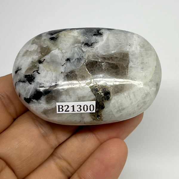 84.8g,2.3"x1.6"x0.9", Rainbow Moonstone Palm-Stone Polished from India, B21300