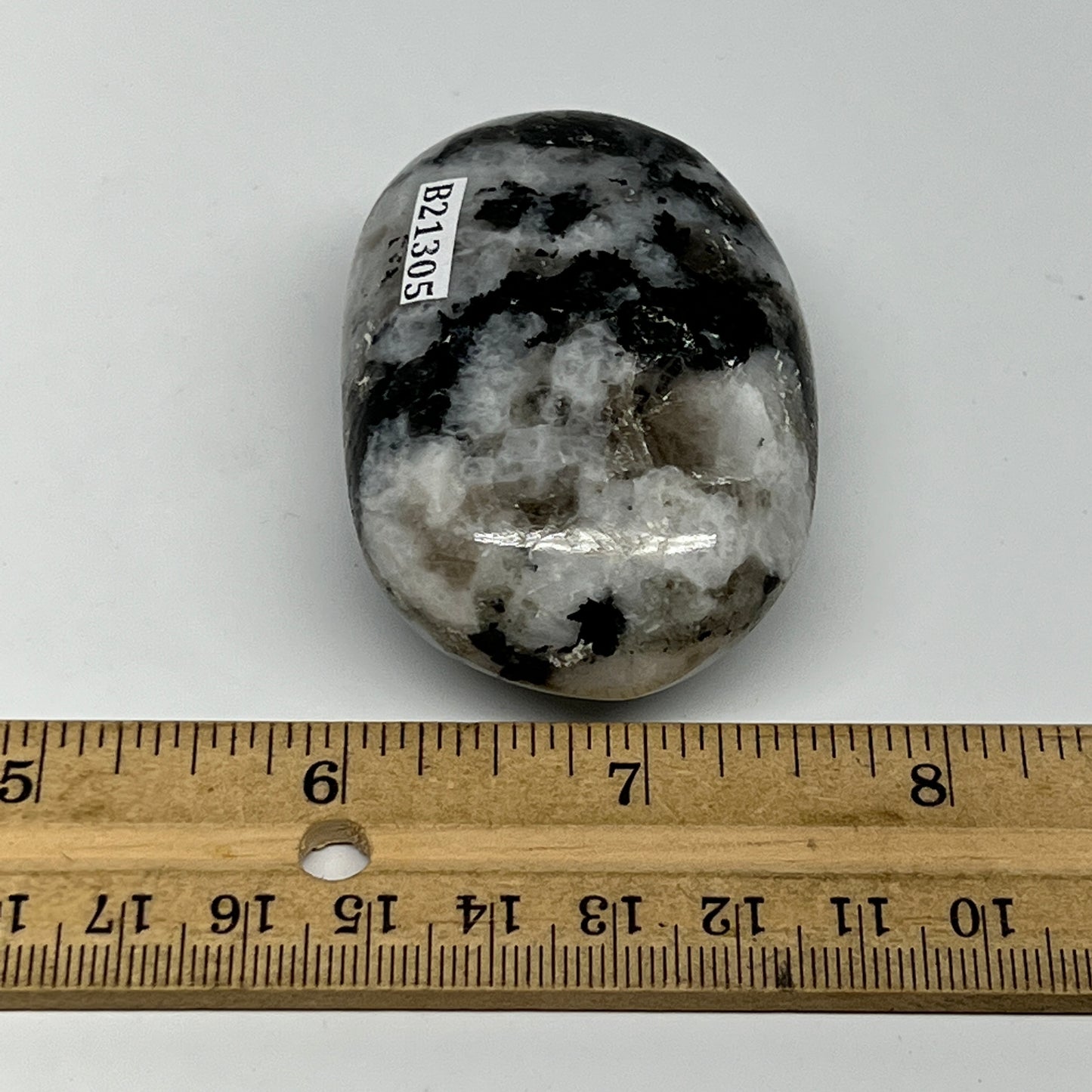 108.5g,2.4"x1.7"x1.1", Rainbow Moonstone Palm-Stone Polished from India, B21305