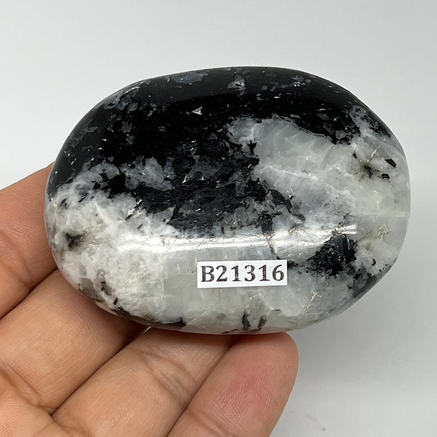 115.9g,2.5"x1.9"x0.9", Rainbow Moonstone Palm-Stone Polished from India, B21316