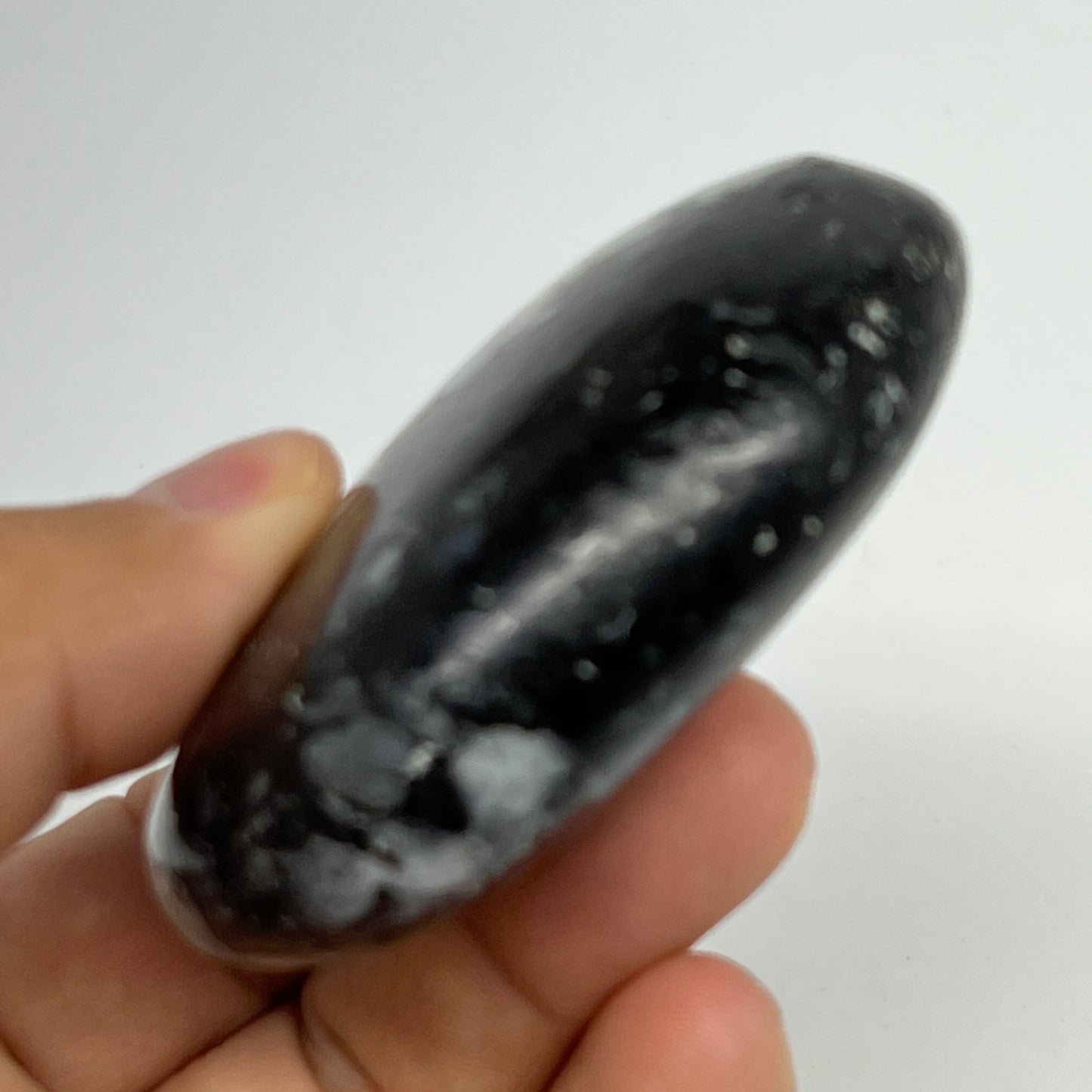 115.9g,2.5"x1.9"x0.9", Rainbow Moonstone Palm-Stone Polished from India, B21316