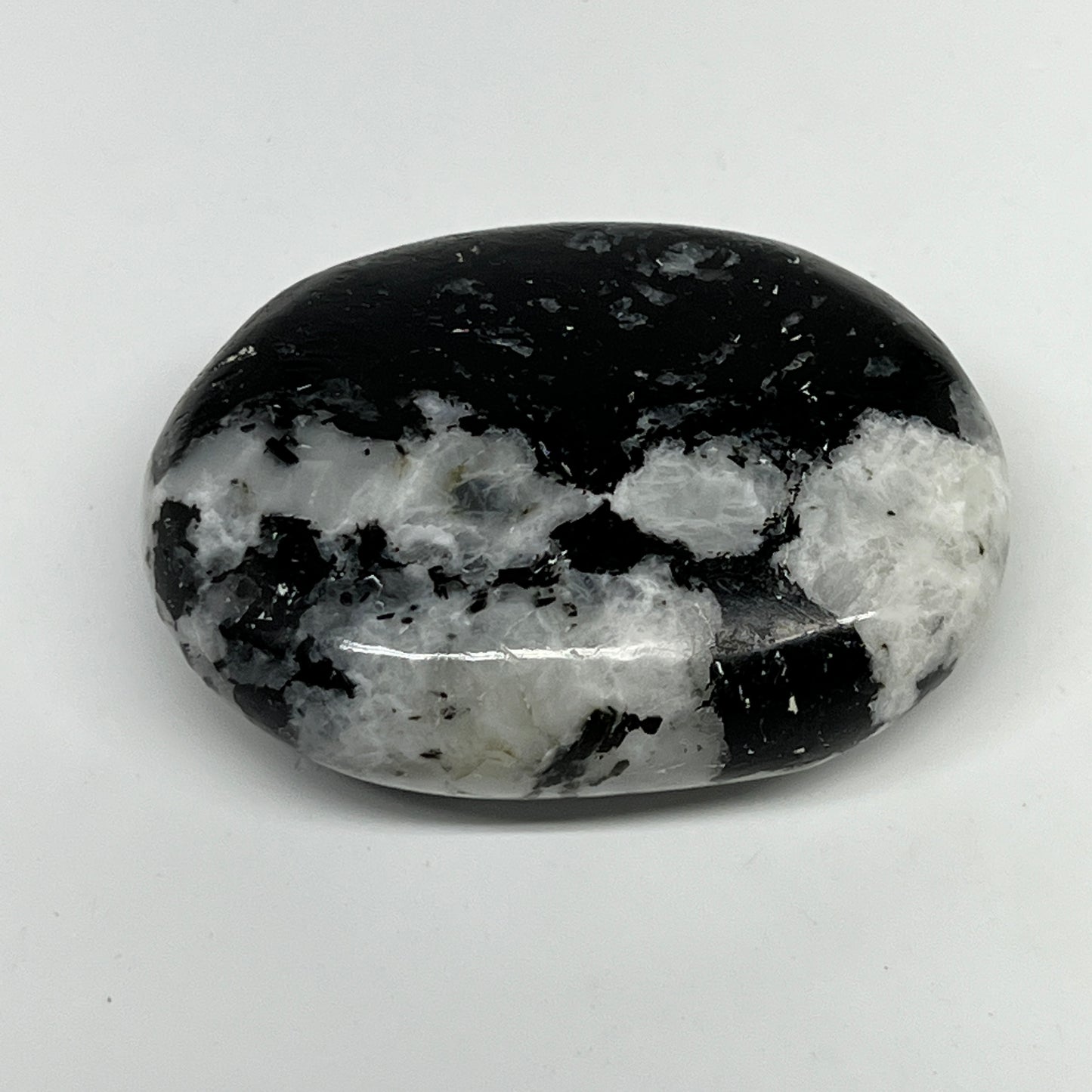 115.9g,2.5"x1.9"x0.9", Rainbow Moonstone Palm-Stone Polished from India, B21316