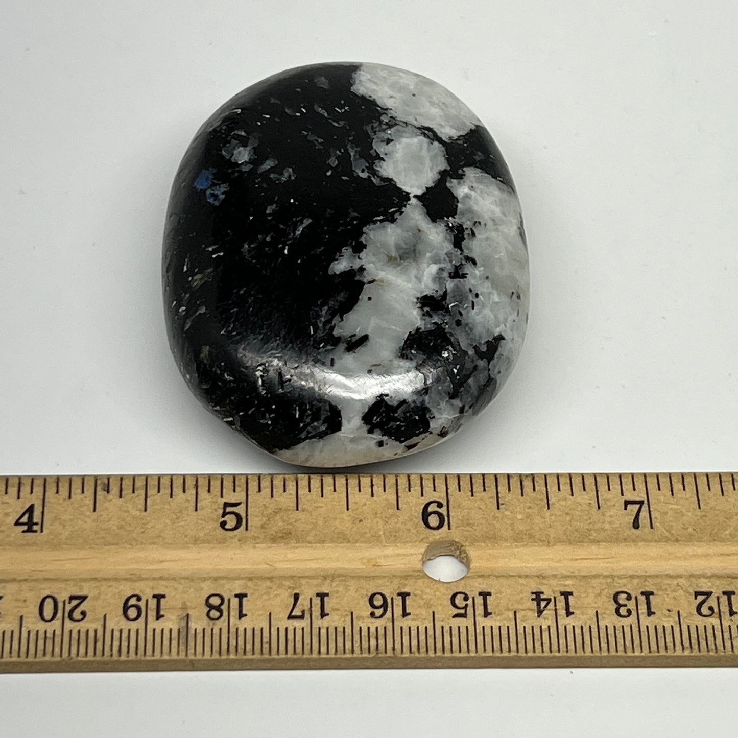 115.9g,2.5"x1.9"x0.9", Rainbow Moonstone Palm-Stone Polished from India, B21316