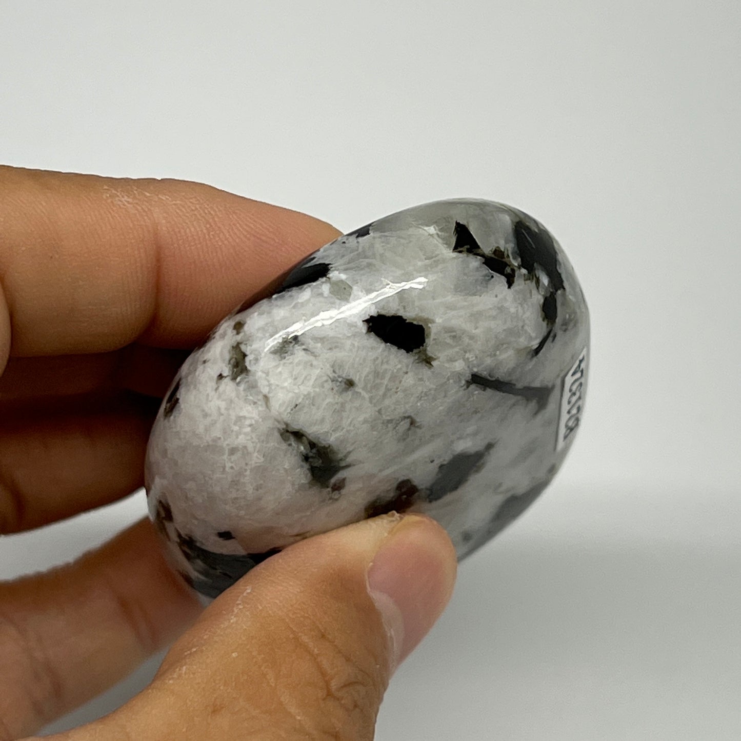109.1g,2.5"x1.9"x0.8", Rainbow Moonstone Palm-Stone Polished from India, B21324