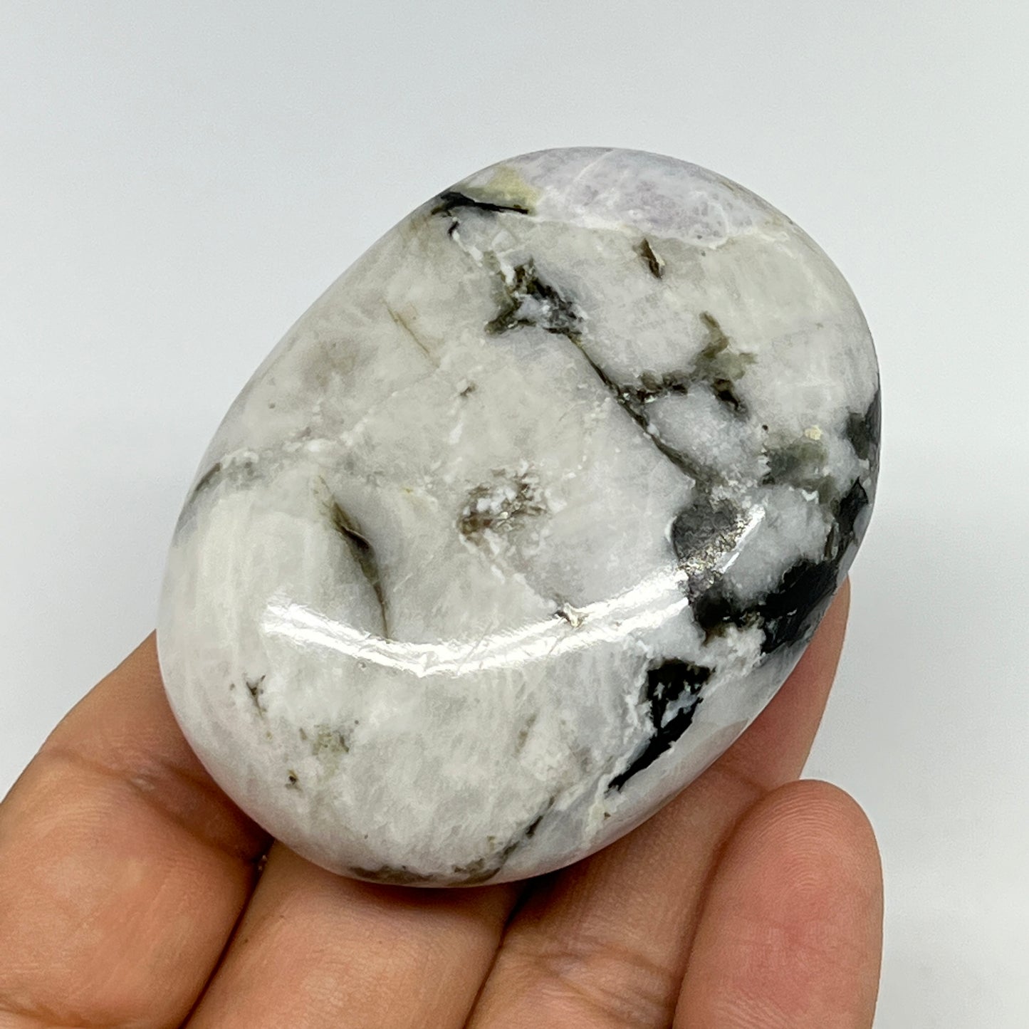 106.3g,2.5"x1.8"x0.9", Rainbow Moonstone Palm-Stone Polished from India, B21331