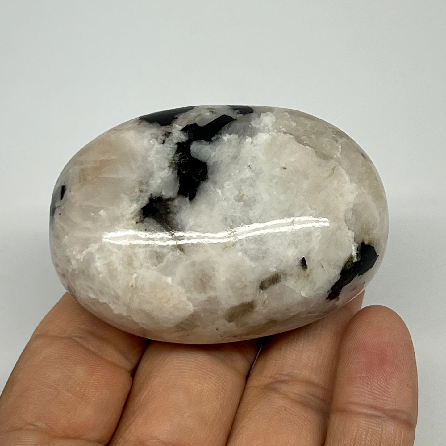 115.5g,2.3"x1.7"x1.2", Rainbow Moonstone Palm-Stone Polished from India, B21335