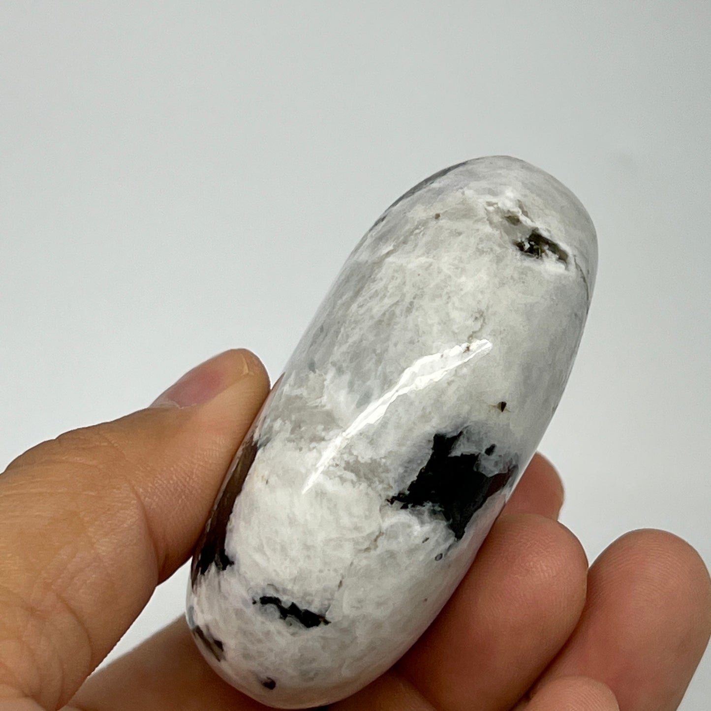 132.3g,2.5"x1.8"x1.1", Rainbow Moonstone Palm-Stone Polished from India, B21339