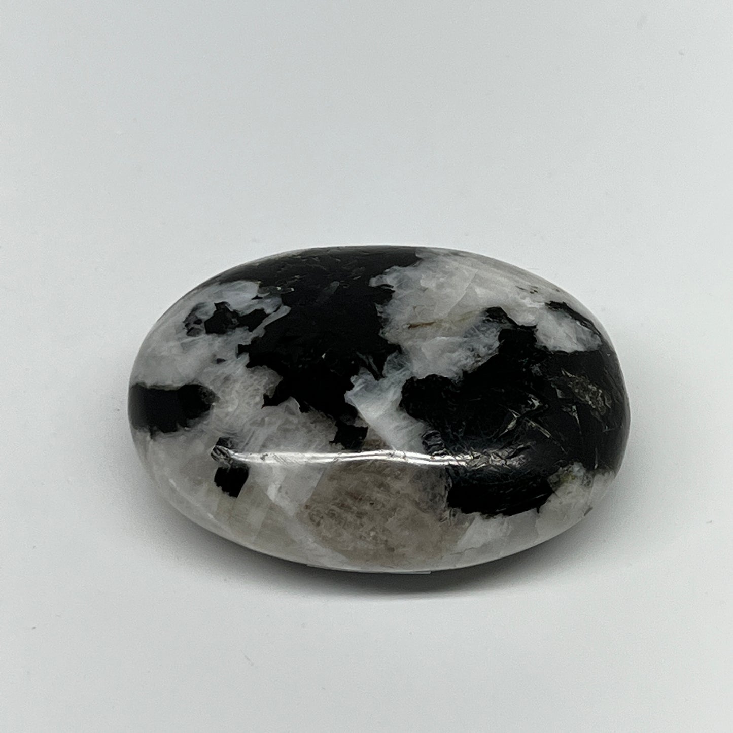113.9g,2.4"x1.8"x1", Rainbow Moonstone Palm-Stone Polished from India, B21340