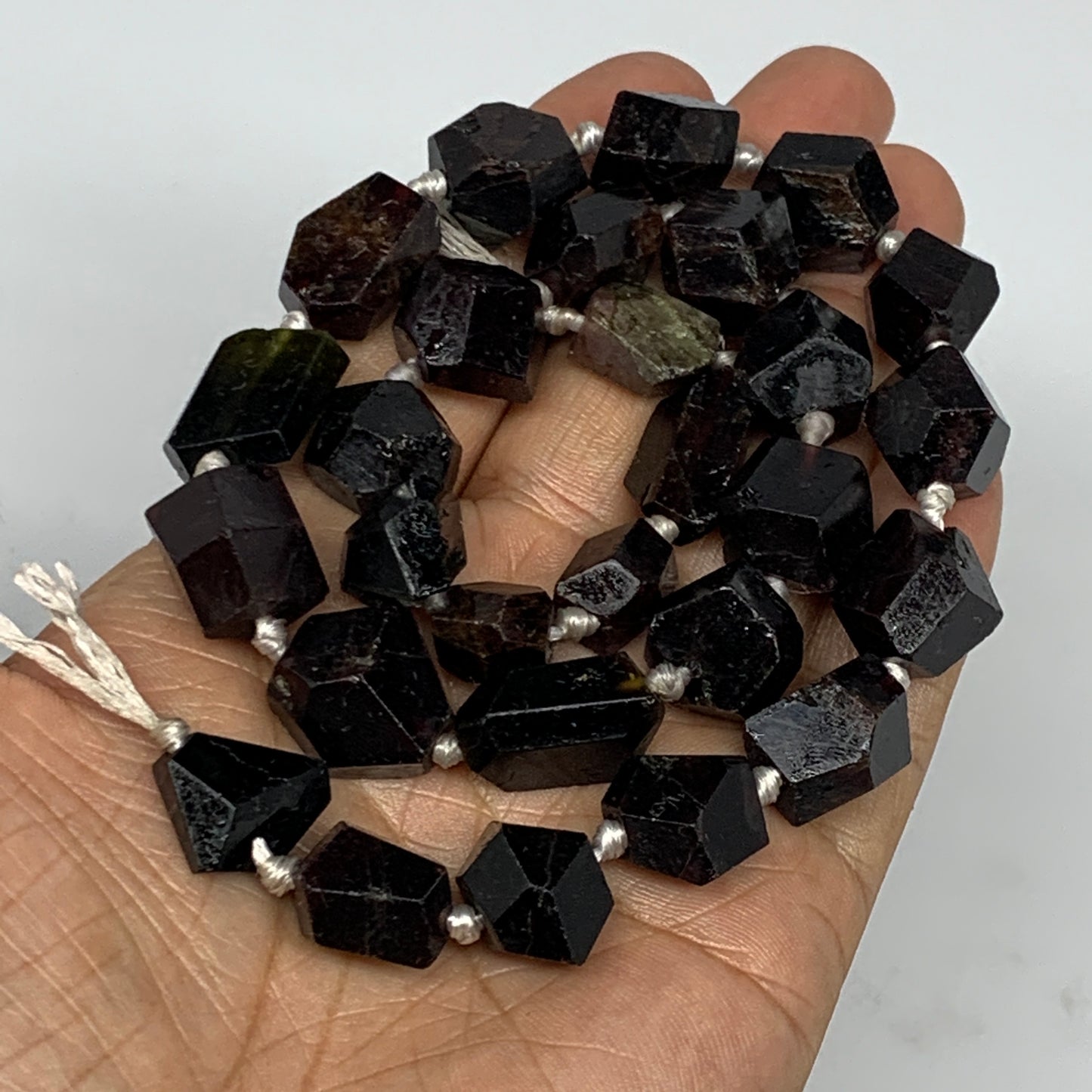 118.9g, 11-18mm, 28 Beads, Natural Red Garnet Beads Strand Facetted, B13188