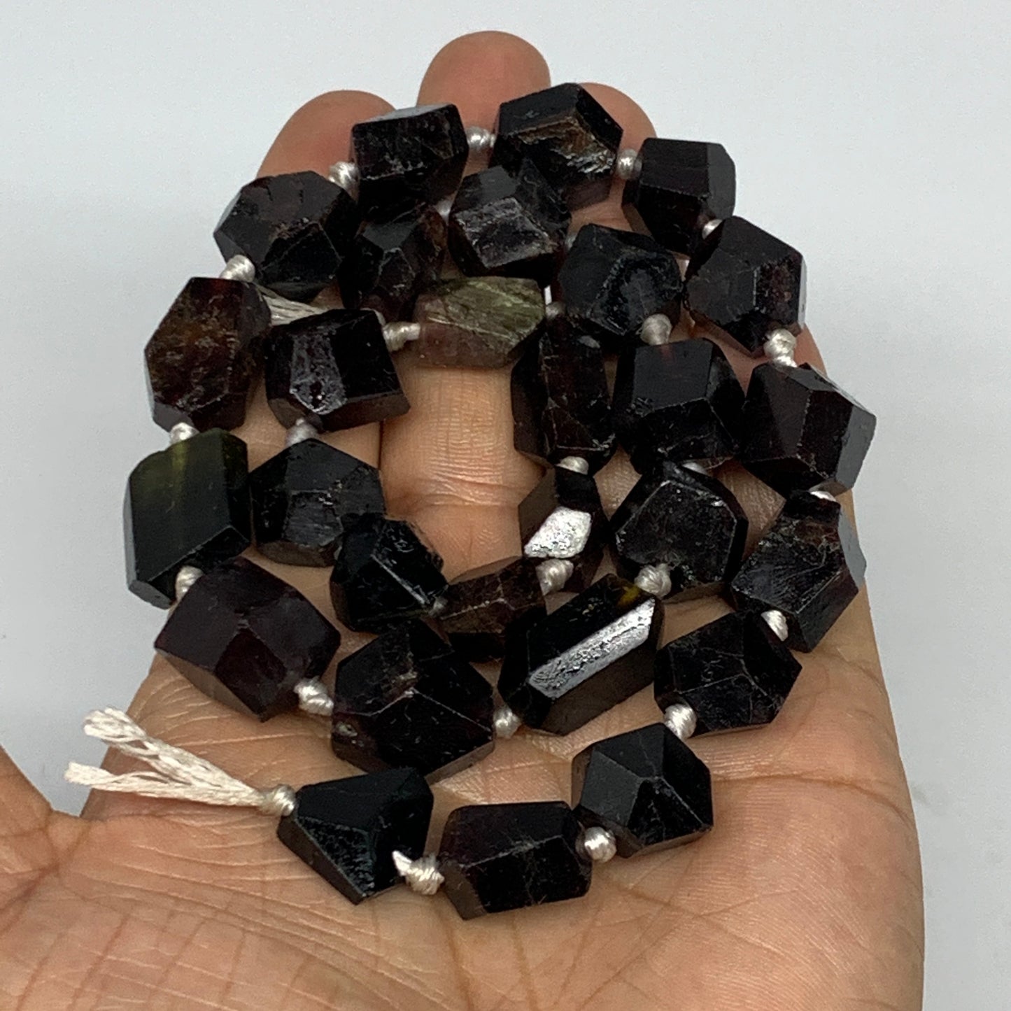 118.9g, 11-18mm, 28 Beads, Natural Red Garnet Beads Strand Facetted, B13188