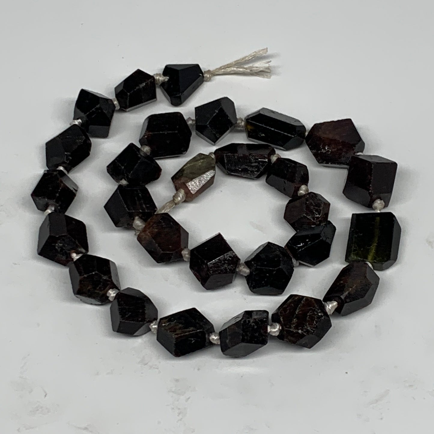 118.9g, 11-18mm, 28 Beads, Natural Red Garnet Beads Strand Facetted, B13188