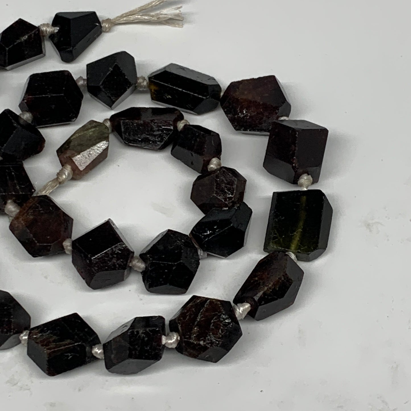 118.9g, 11-18mm, 28 Beads, Natural Red Garnet Beads Strand Facetted, B13188