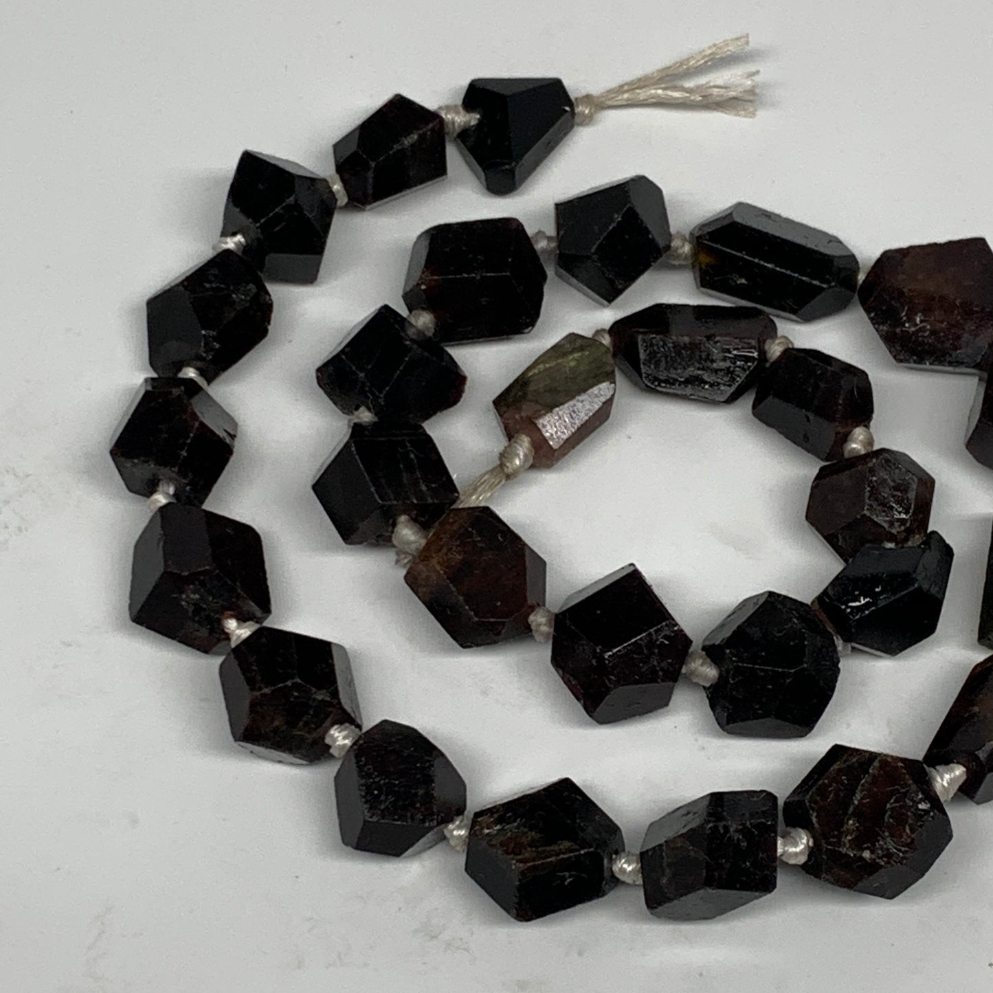 118.9g, 11-18mm, 28 Beads, Natural Red Garnet Beads Strand Facetted, B13188