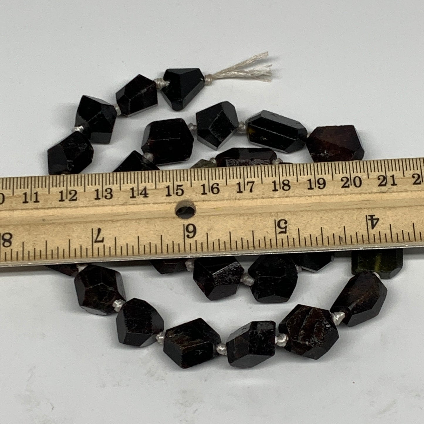 118.9g, 11-18mm, 28 Beads, Natural Red Garnet Beads Strand Facetted, B13188